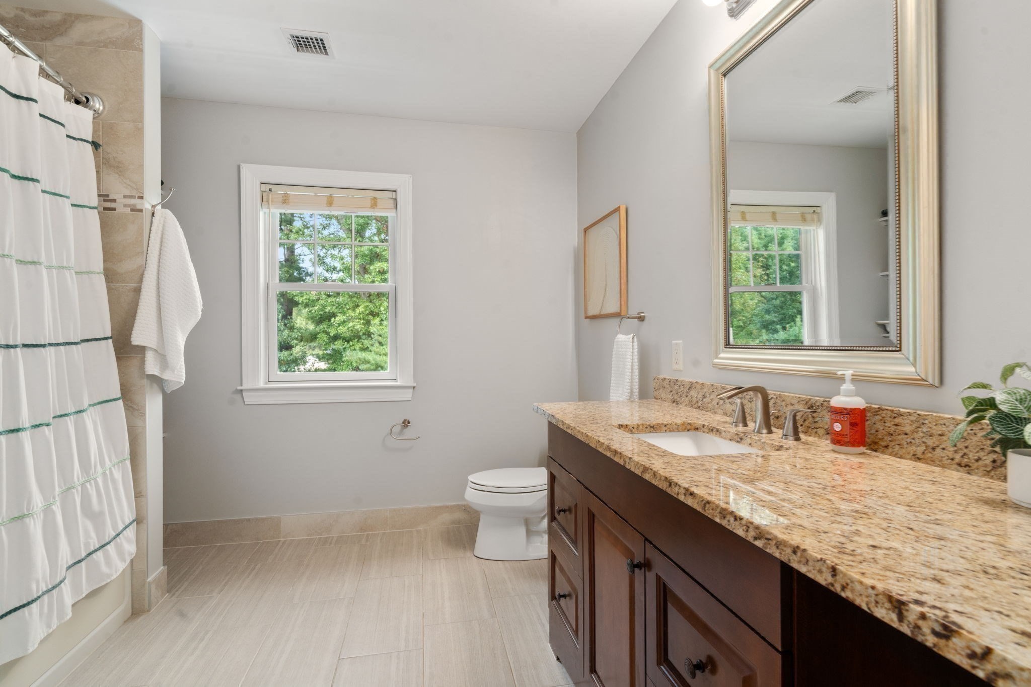 22r Pilgrim Way Property Photo 23