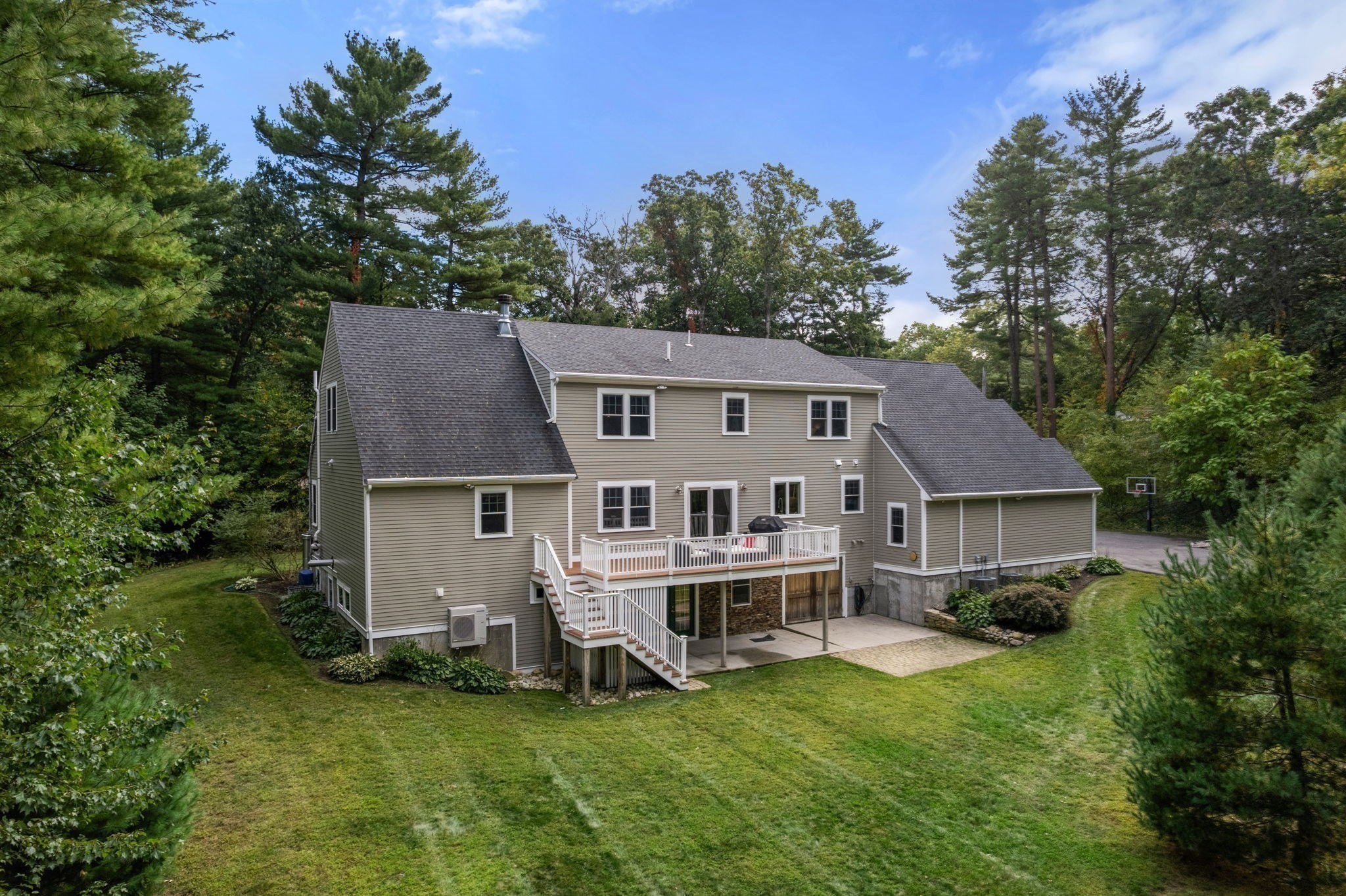 22r Pilgrim Way Property Photo 32