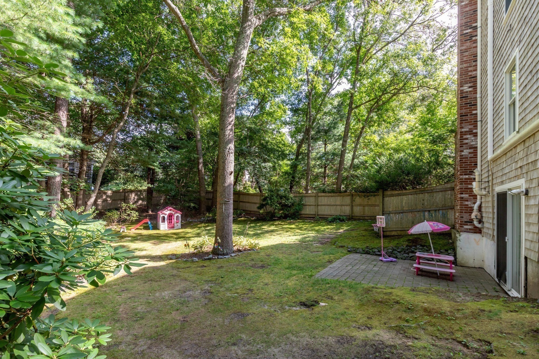 11 Lantern Ln Property Photo 8
