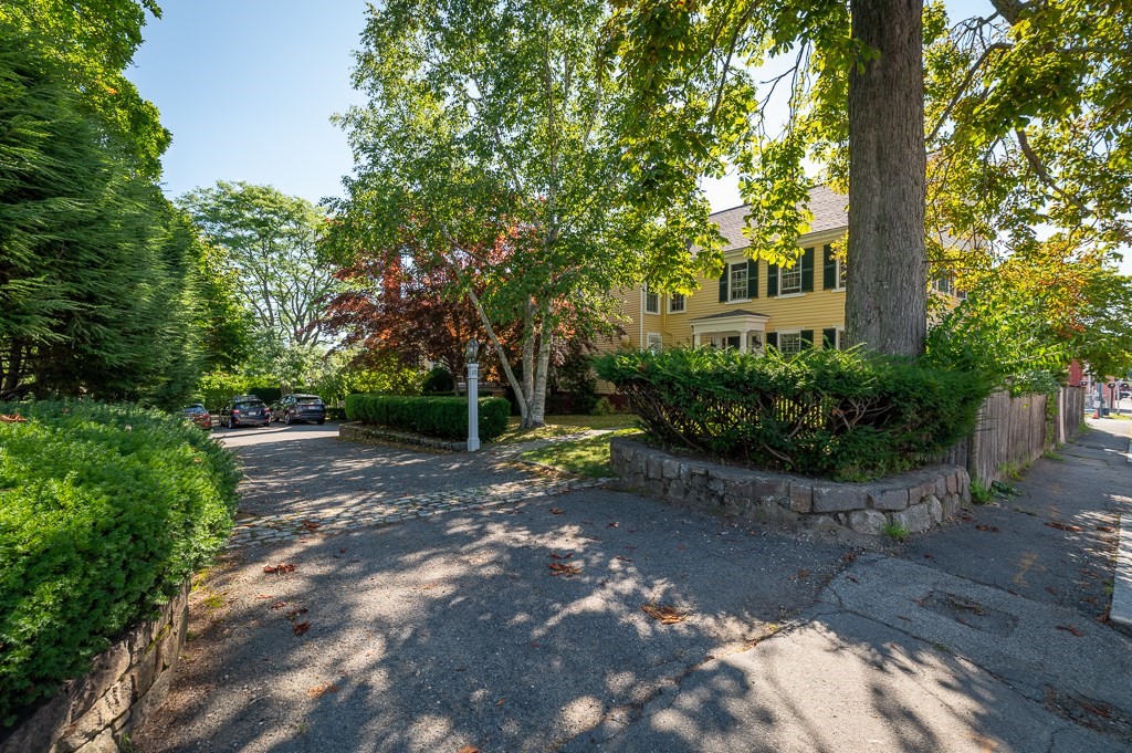 10 Ashland Ave. Property Photo 3
