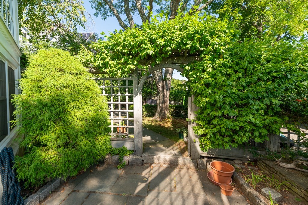 10 Ashland Ave. Property Photo 9