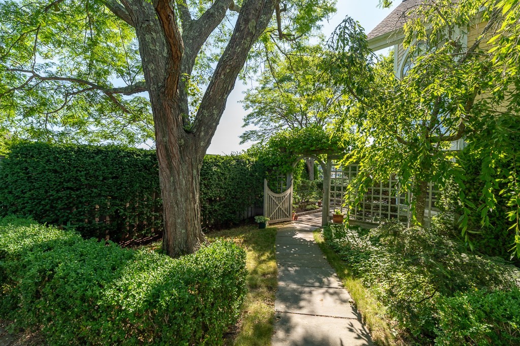 10 Ashland Ave. Property Photo 10