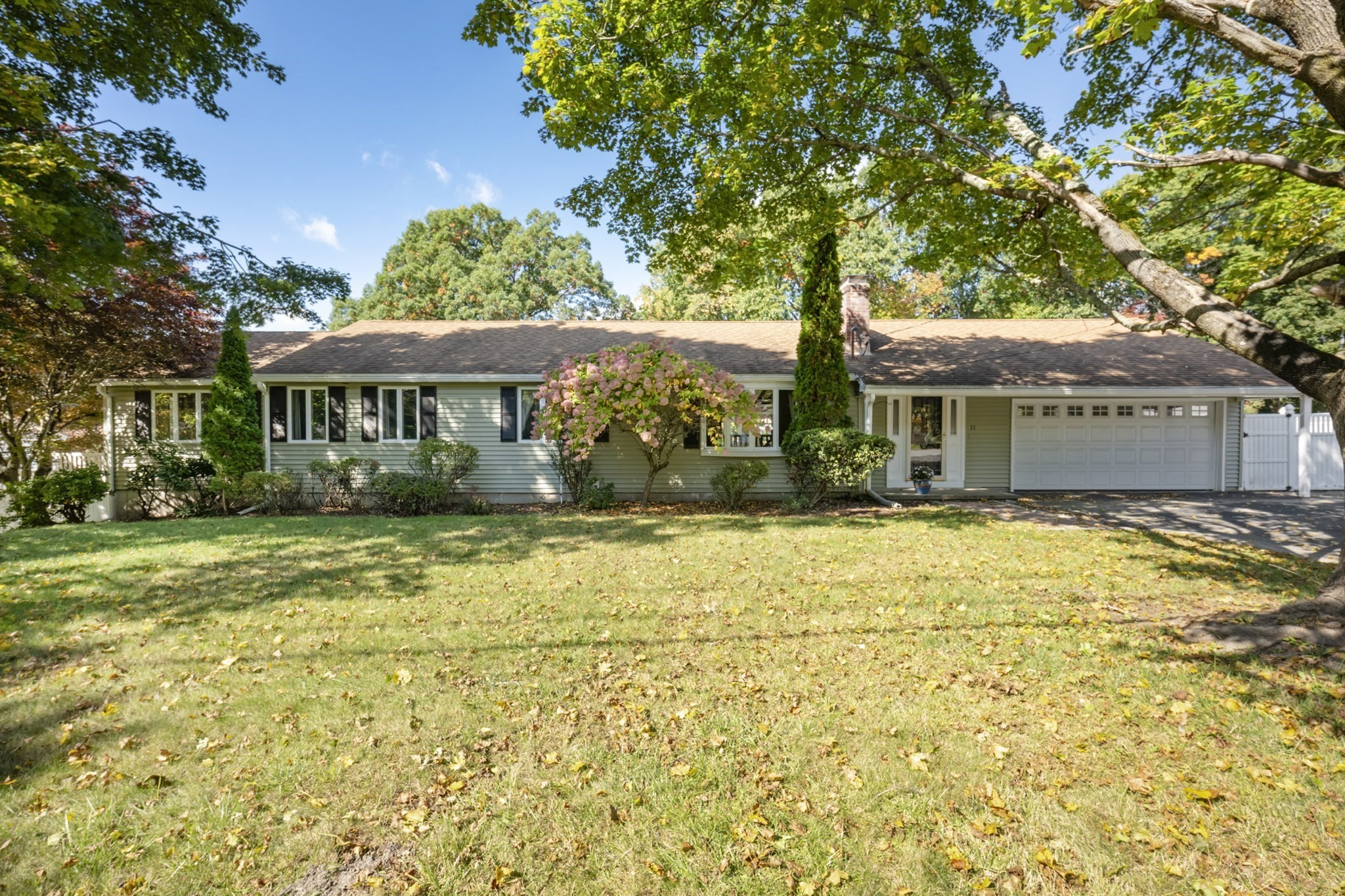 11 Carousel Dr Property Photo 1
