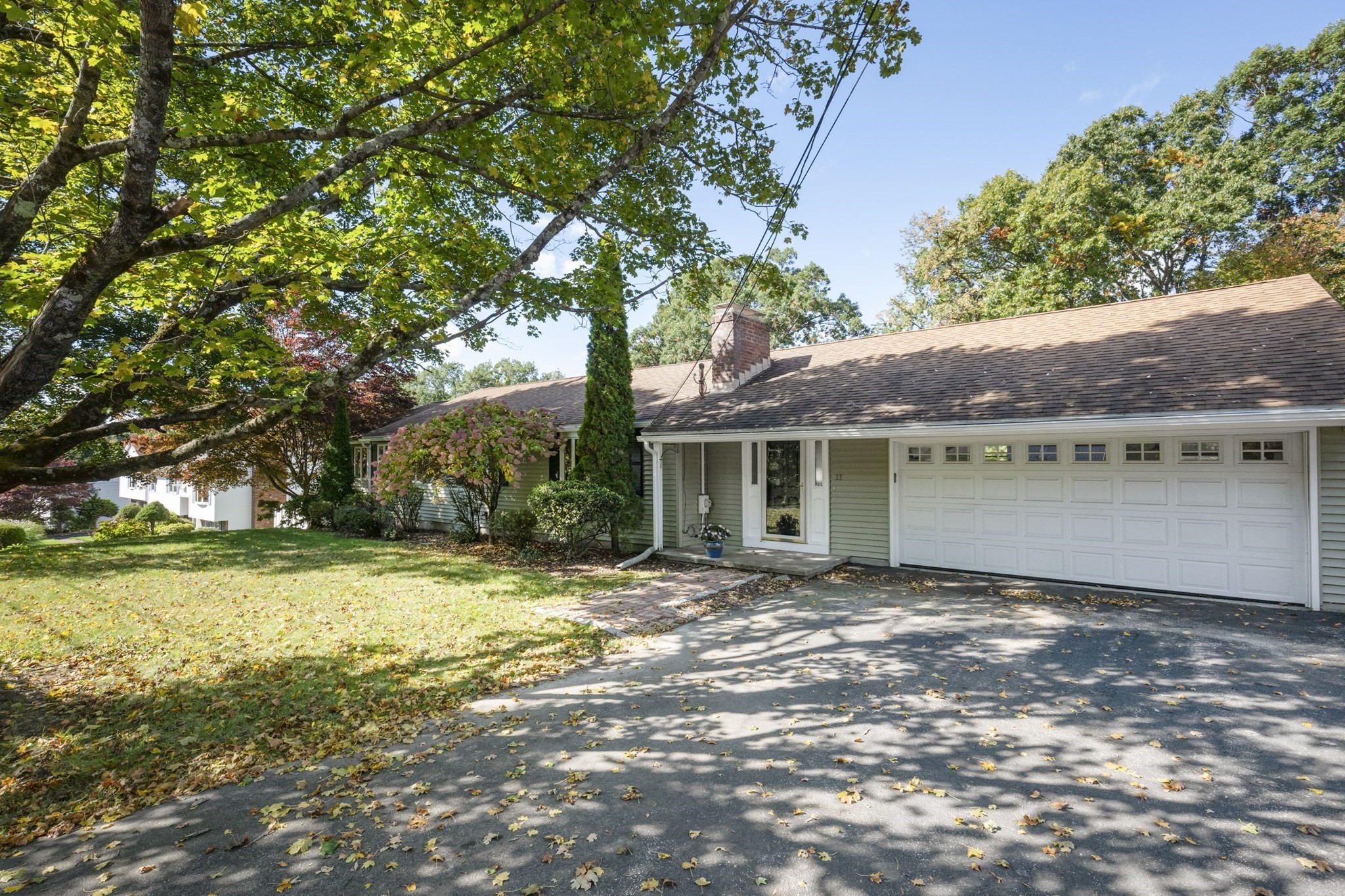 11 Carousel Dr Property Photo 3