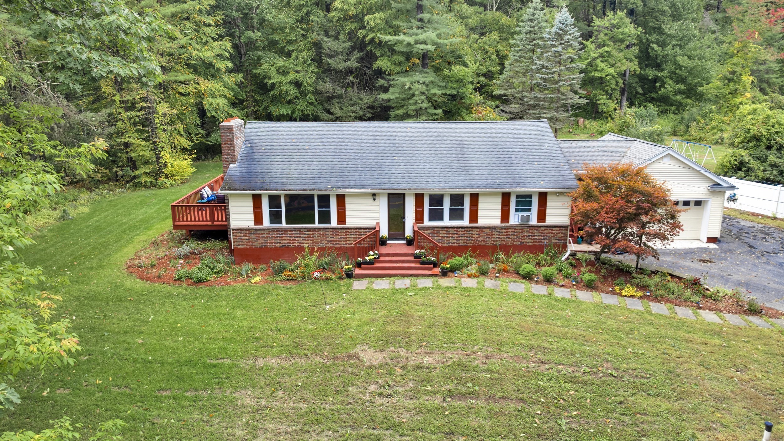 30 W Sutton Rd Property Photo 2