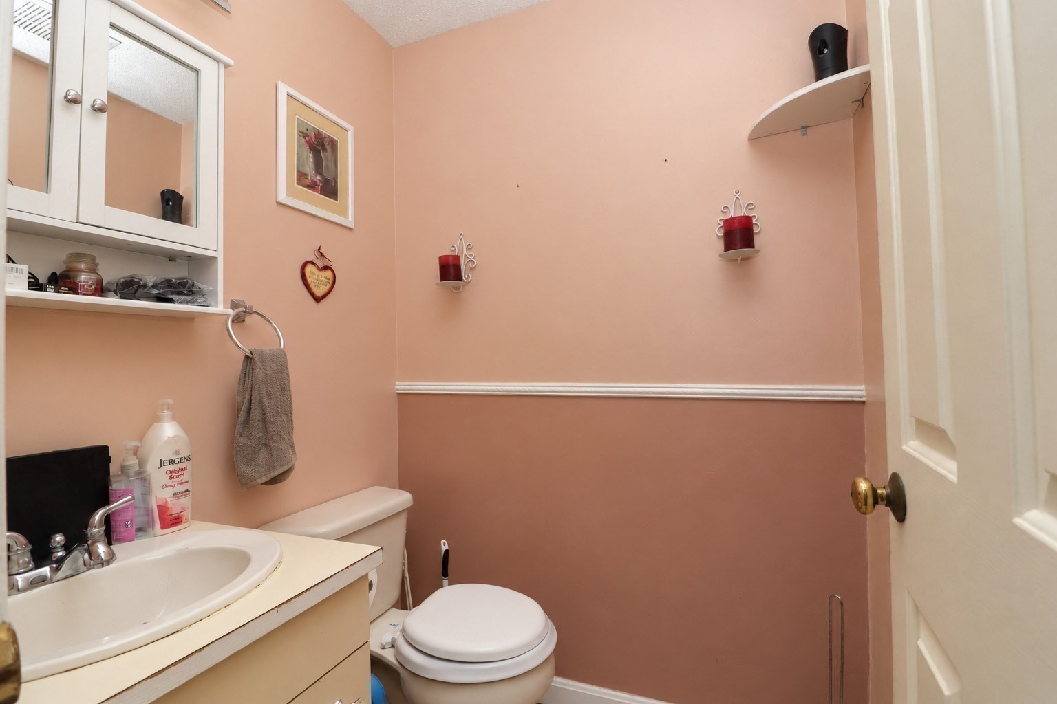 20 Angle St # 10 Property Photo 6