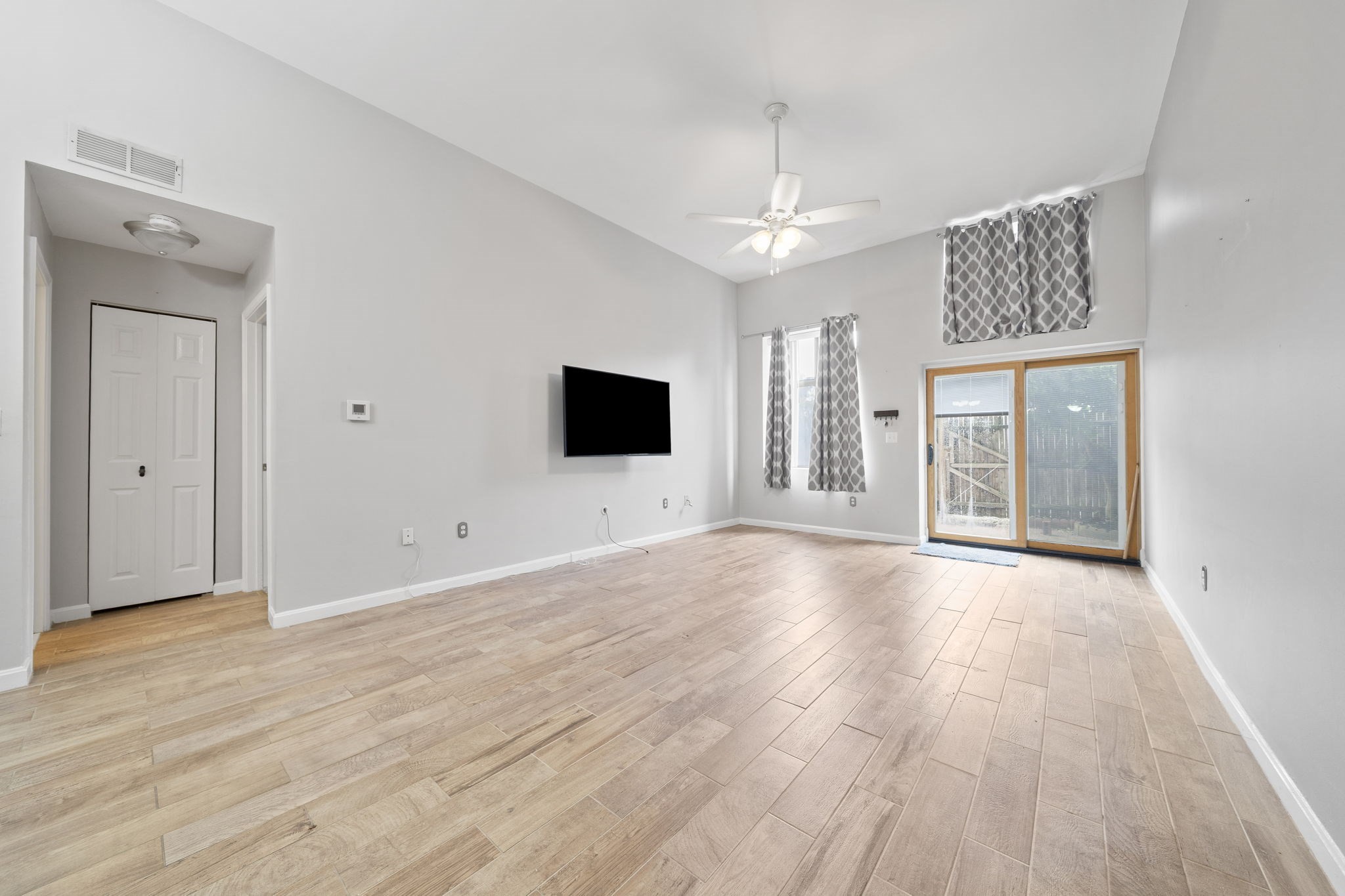 90 Sea St # 120 Property Photo 6