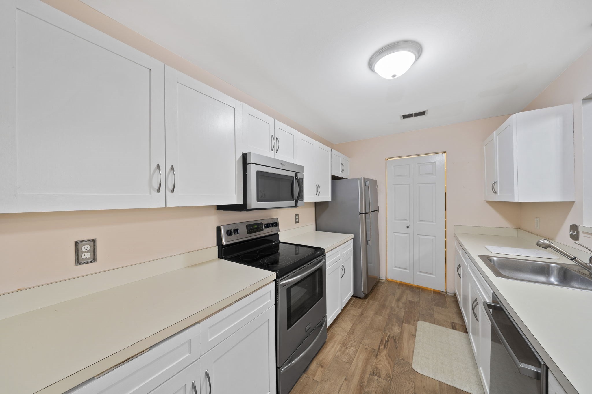 90 Sea St # 120 Property Photo 10