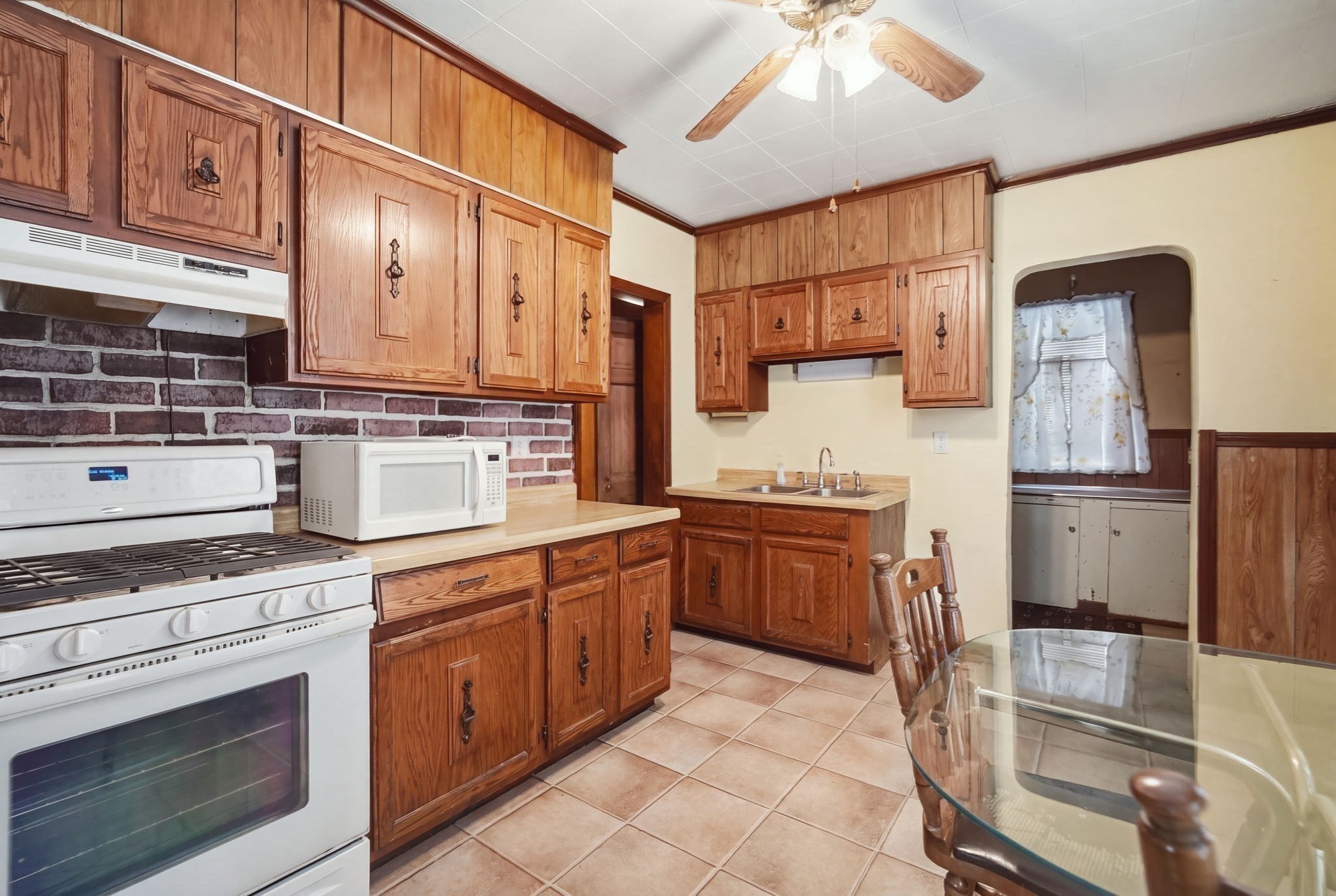 82 Gresham St Property Photo 5
