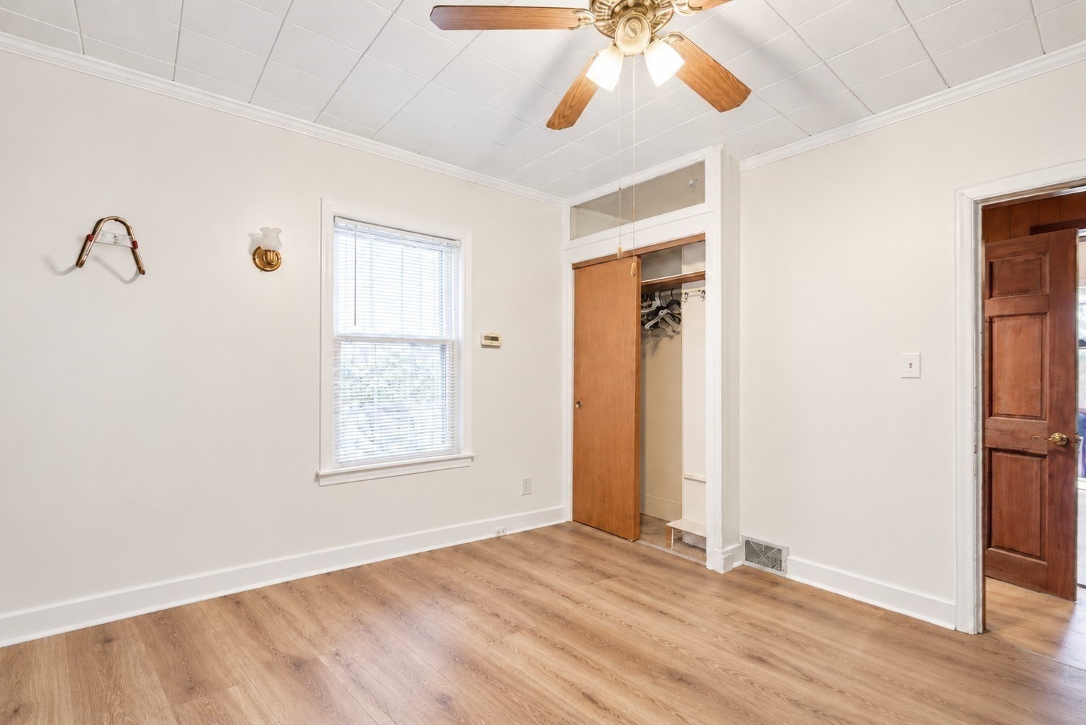 82 Gresham St Property Photo 12