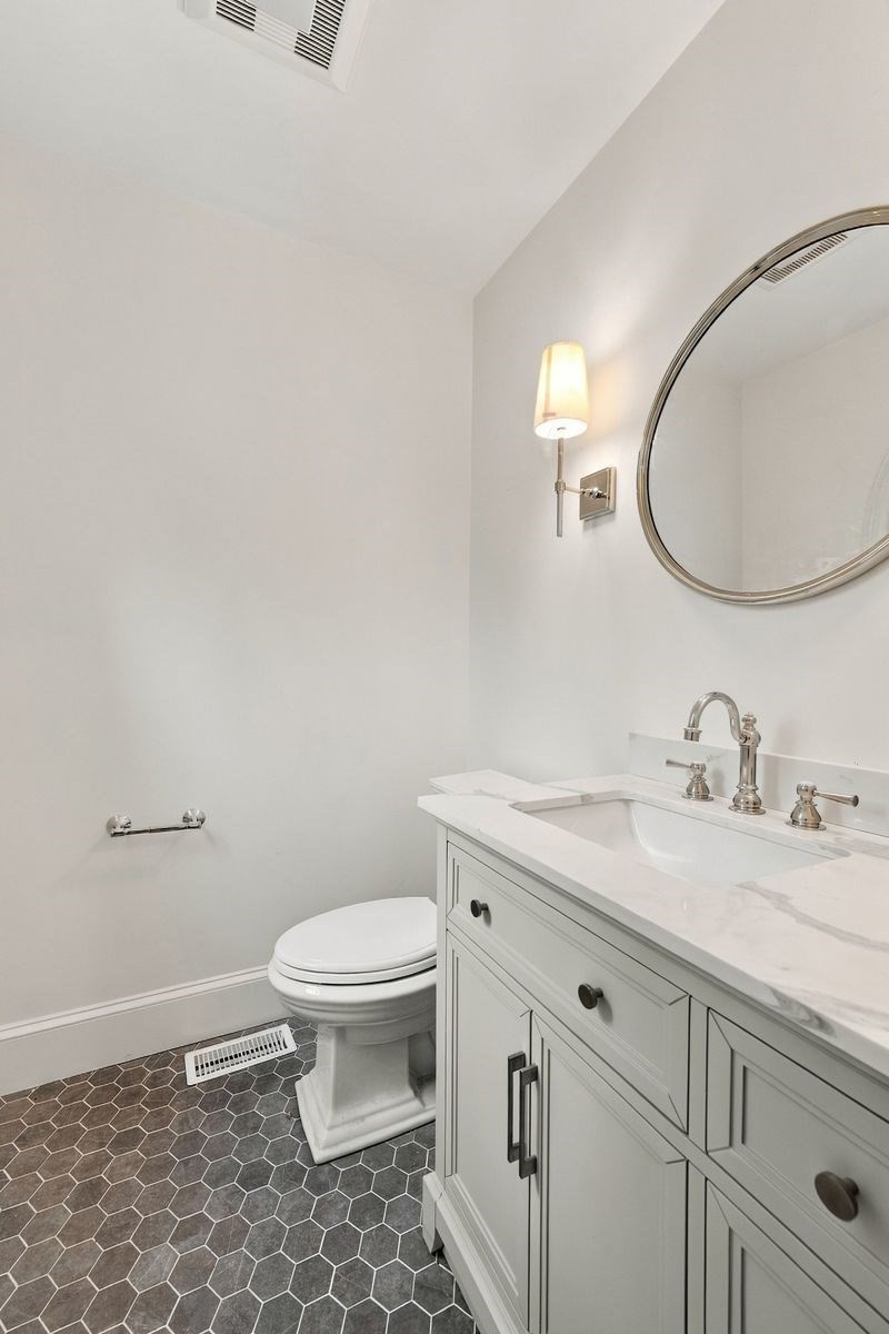 11 Kenneth Road Property Photo 24