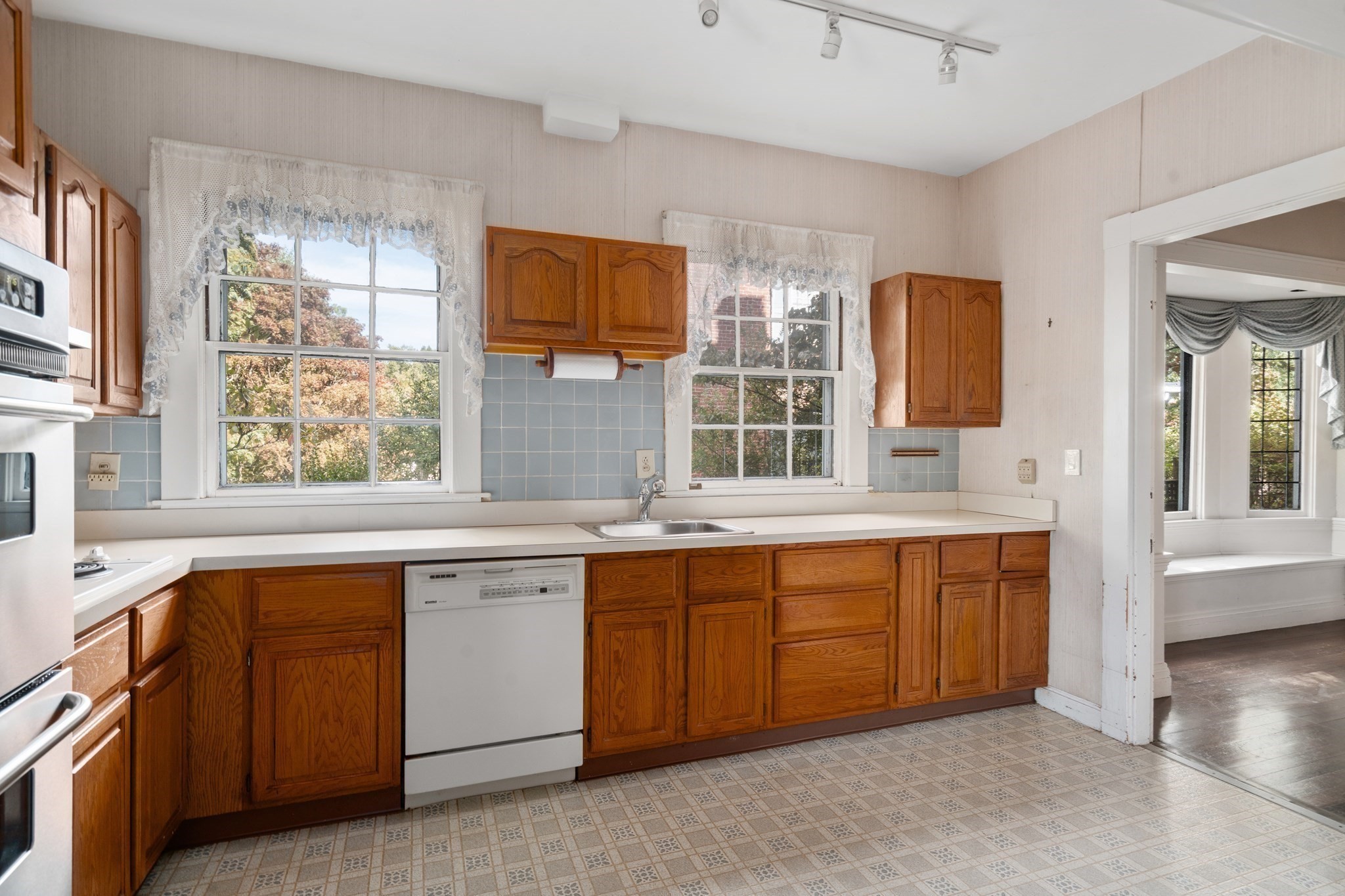 309 Buckminster Rd Property Photo 7