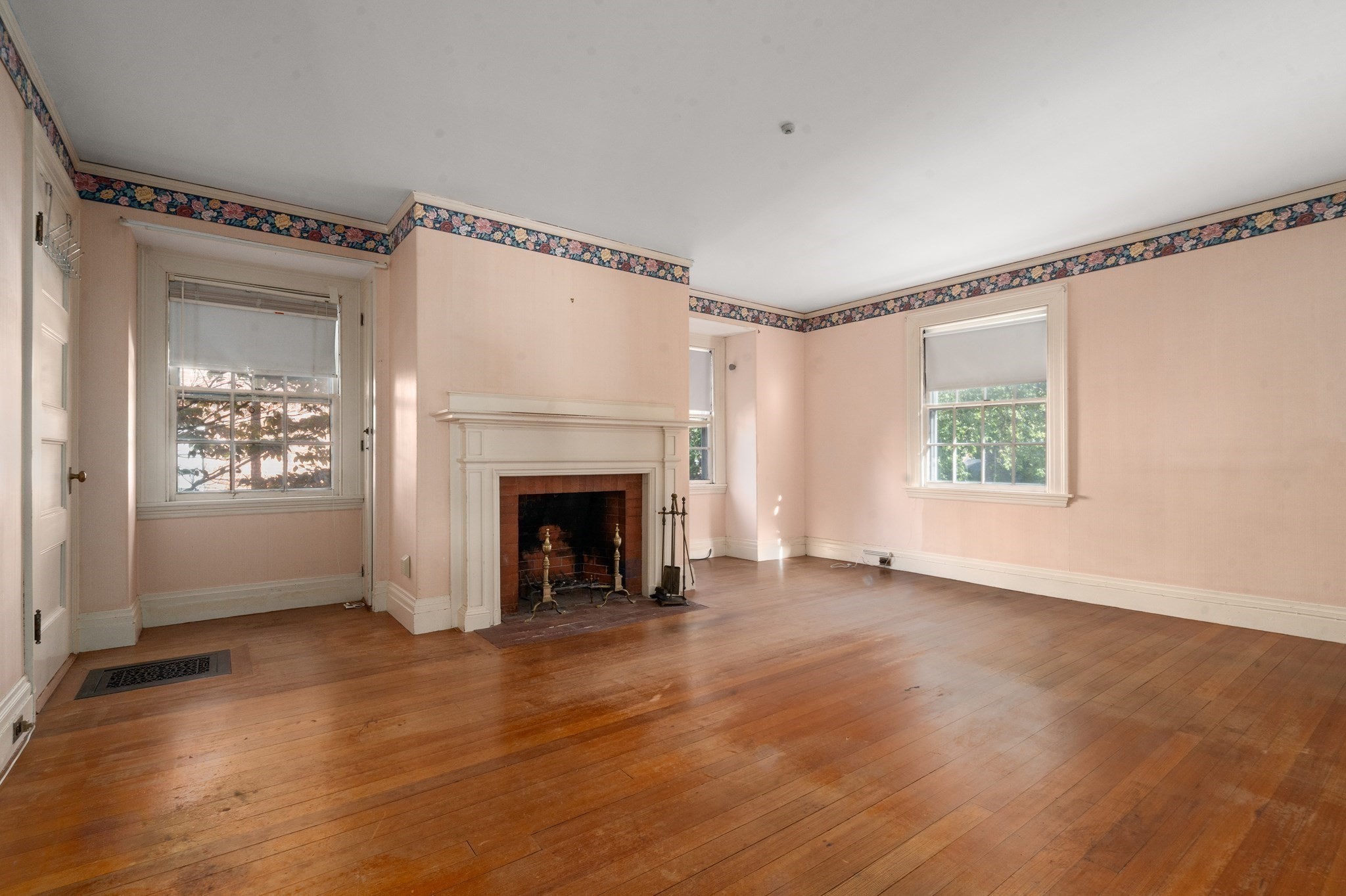 309 Buckminster Rd Property Photo 9