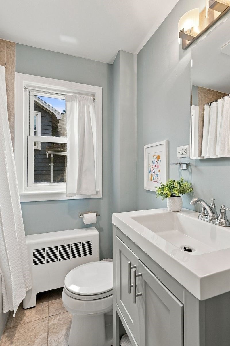 28 Eastman Ave Property Photo 14
