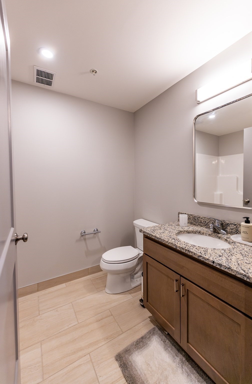 90 Grove St # 406 Property Photo 7