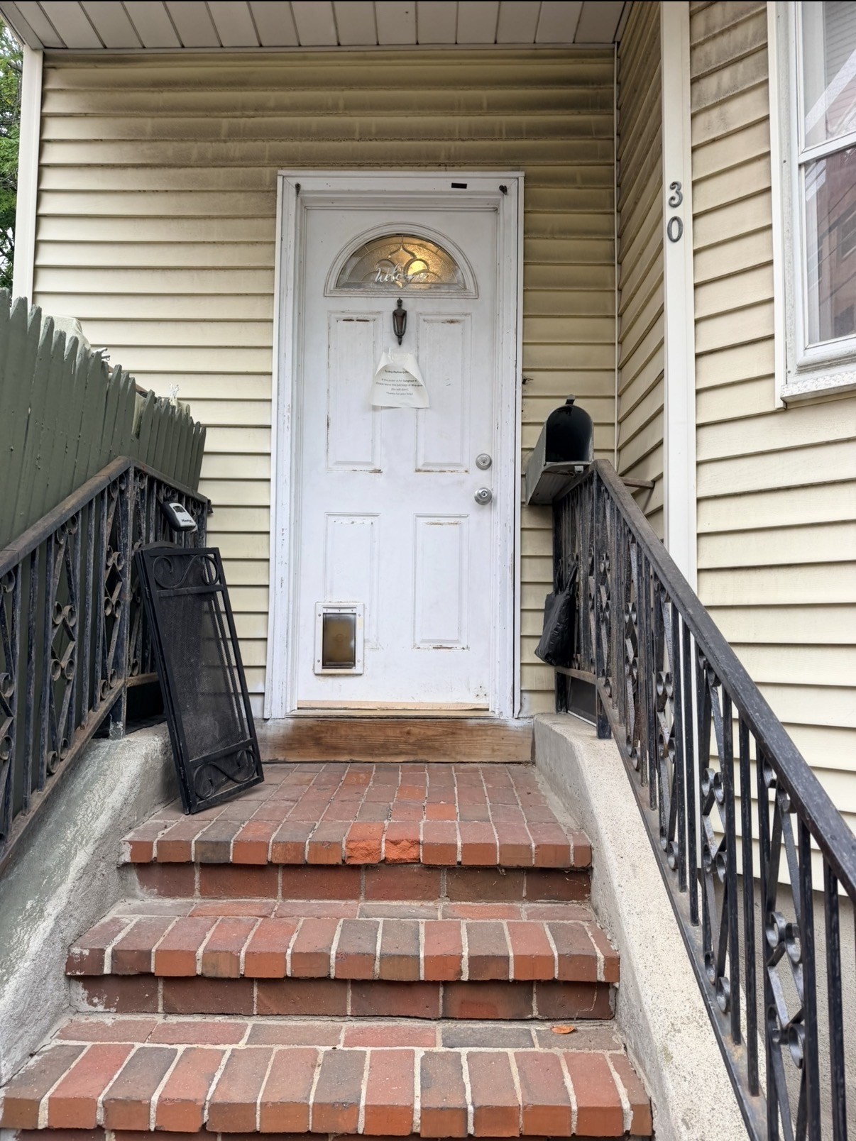 30 Blaine St Property Photo 2