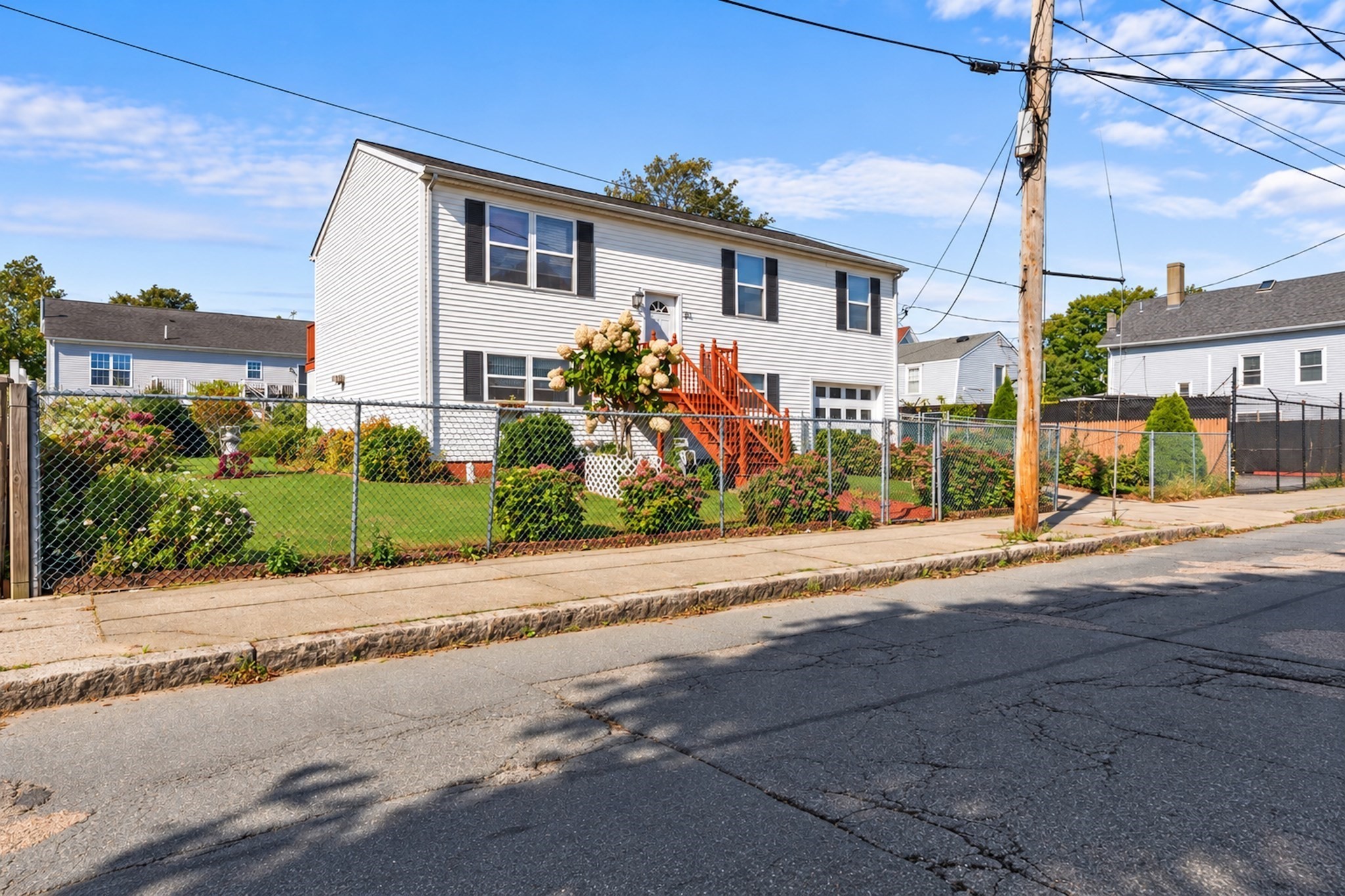 123 Acushnet Av Property Photo 3