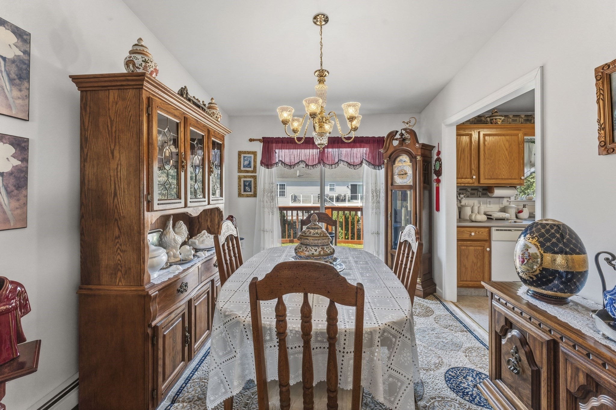 123 Acushnet Av Property Photo 7