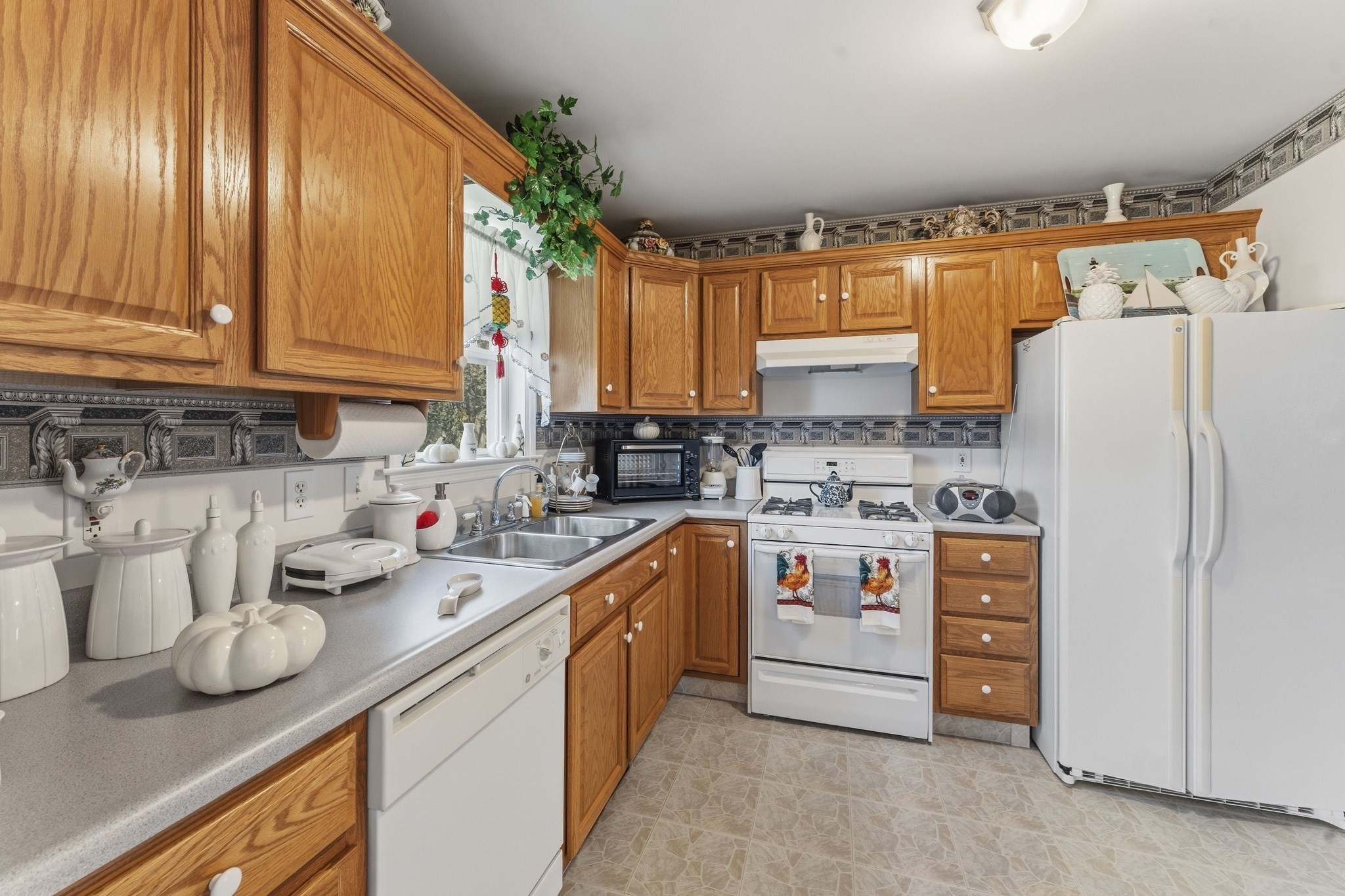 123 Acushnet Av Property Photo 10