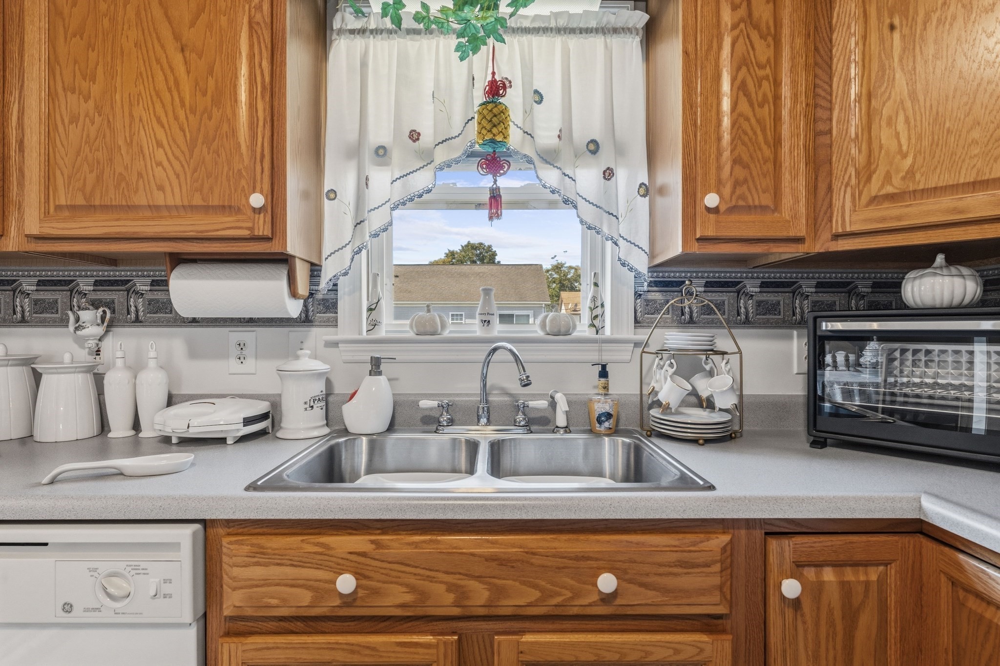 123 Acushnet Av Property Photo 12