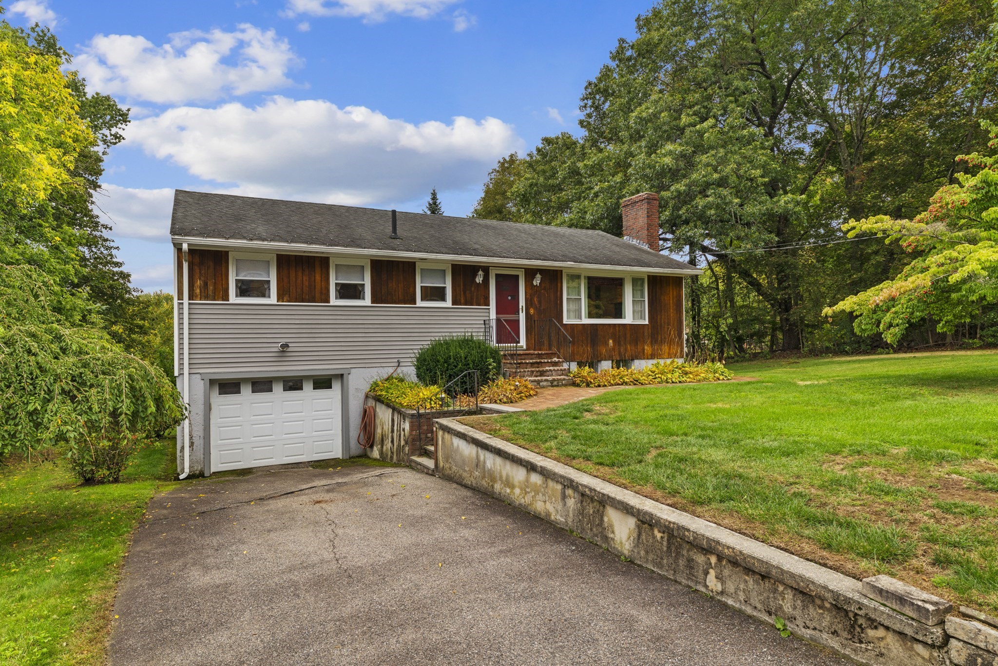 30 Lee Rd Property Photo 2