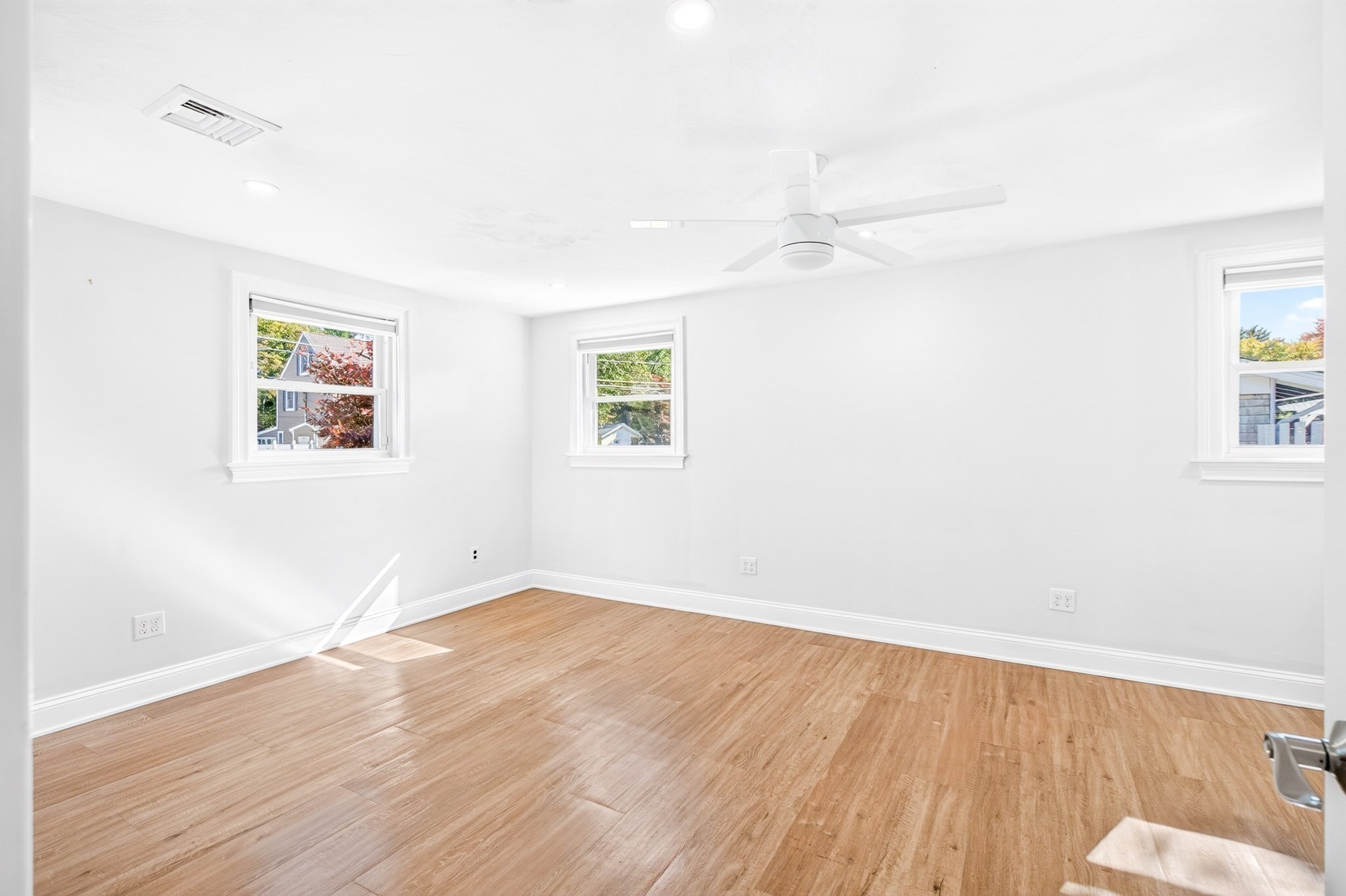 15 Roger Rd Property Photo 10