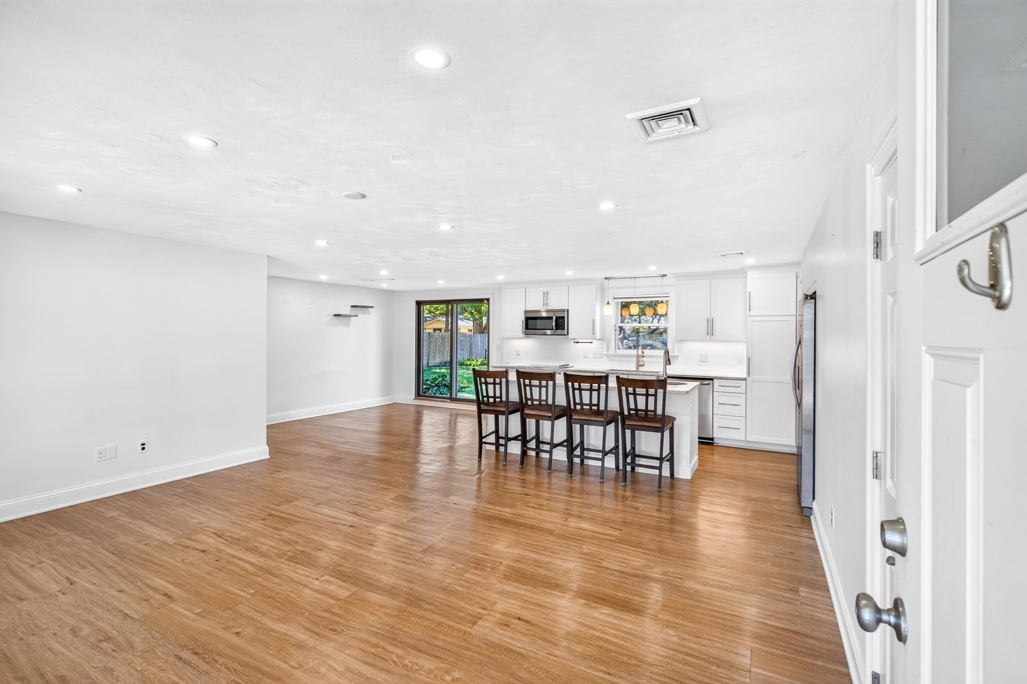 15 Roger Rd Property Photo 14