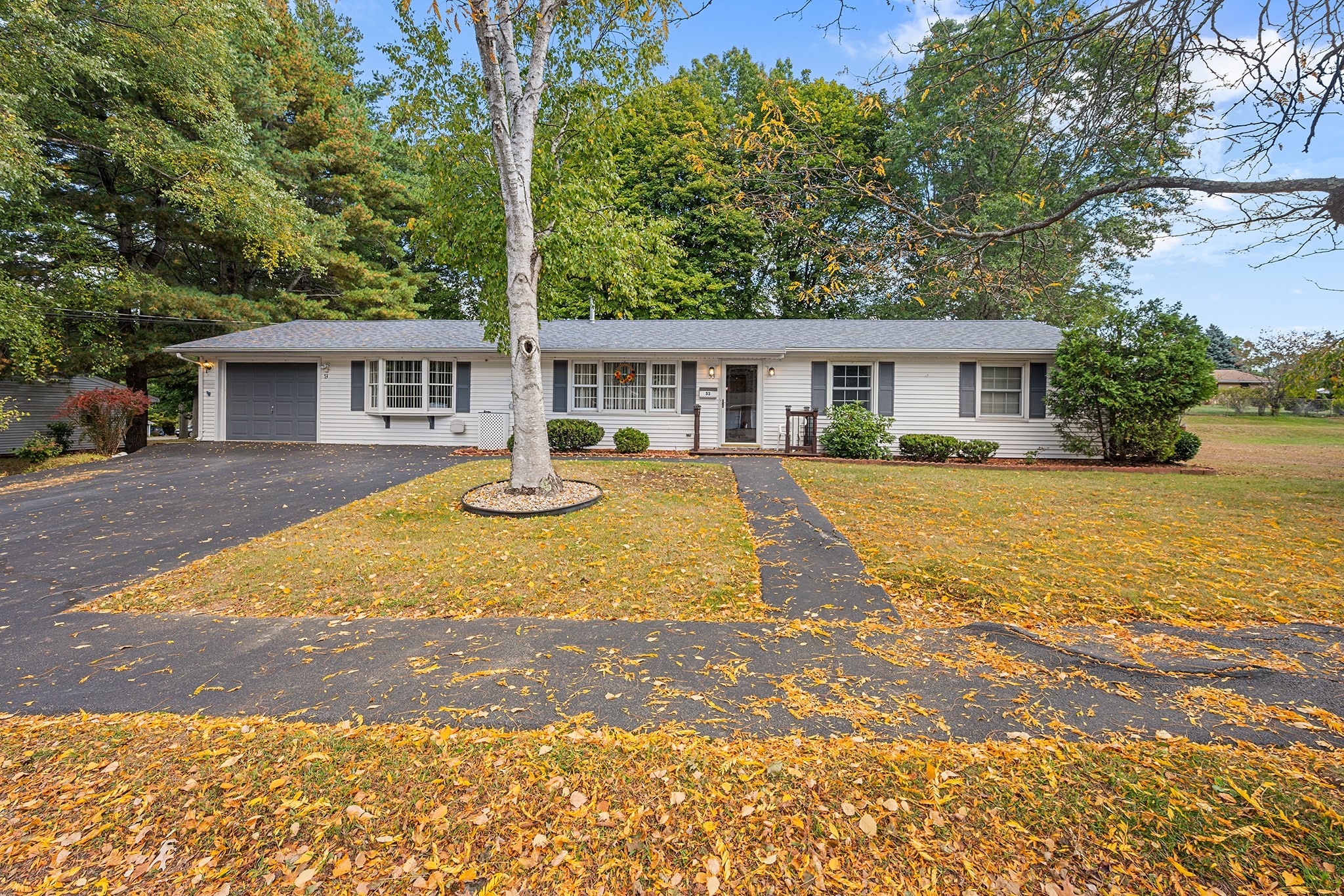 53 Catherine Dr Property Photo 1