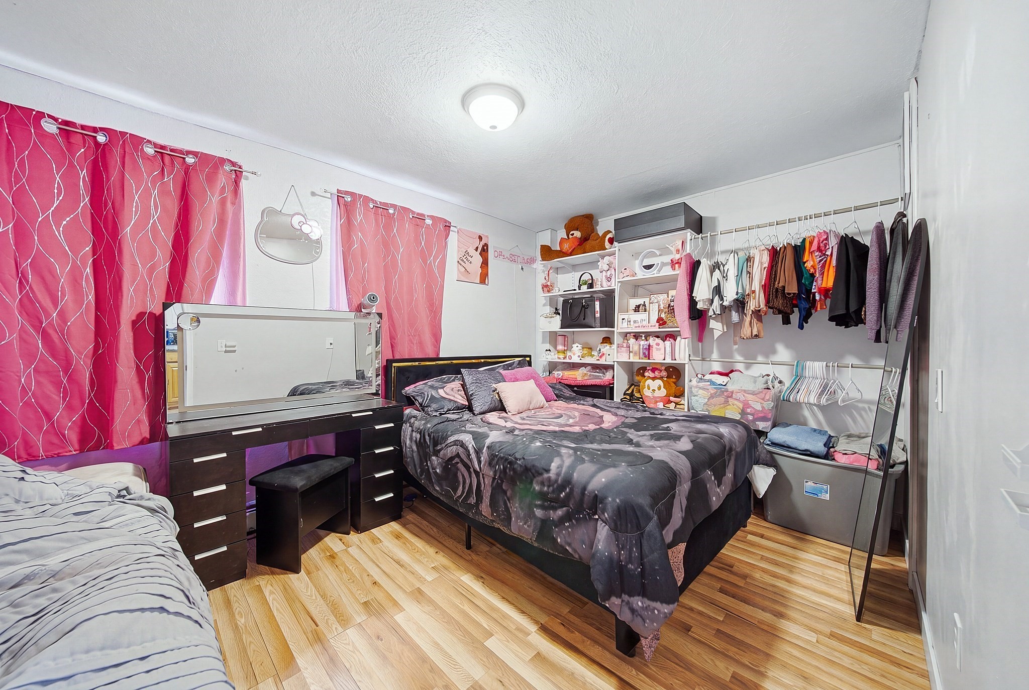 8 Cady St Property Photo 6