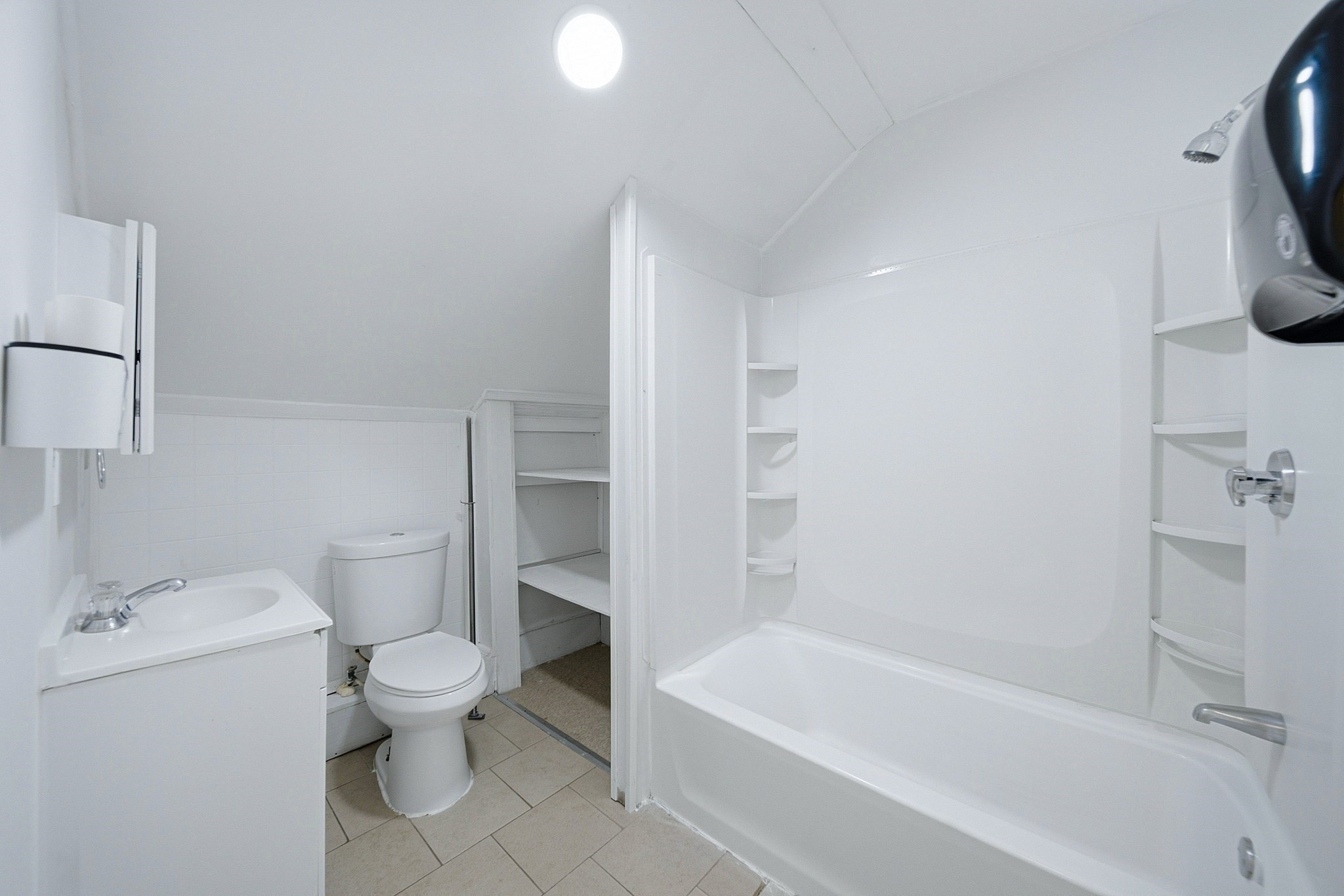 8 Cady St Property Photo 18