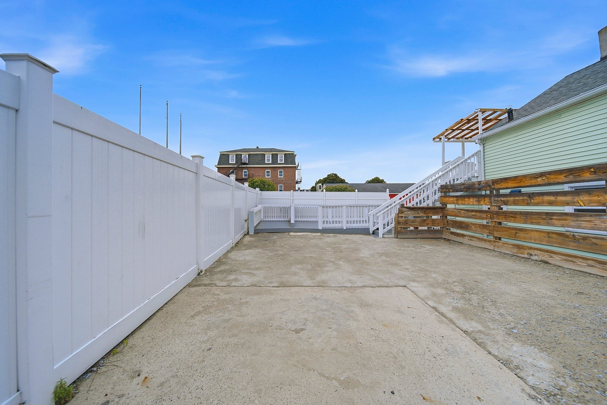 8 Cady St Property Photo 27