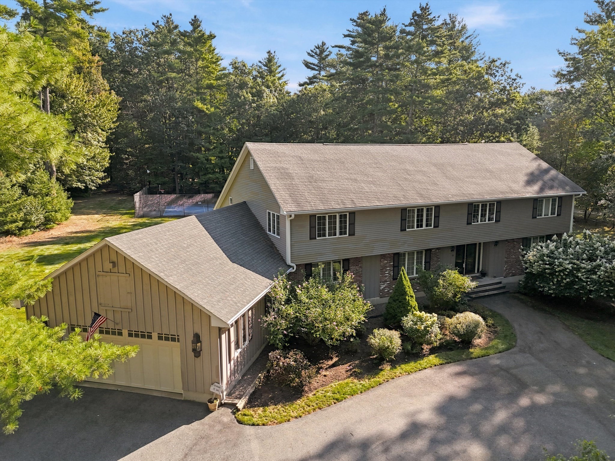 90 Topsfield Road Property Photo 1