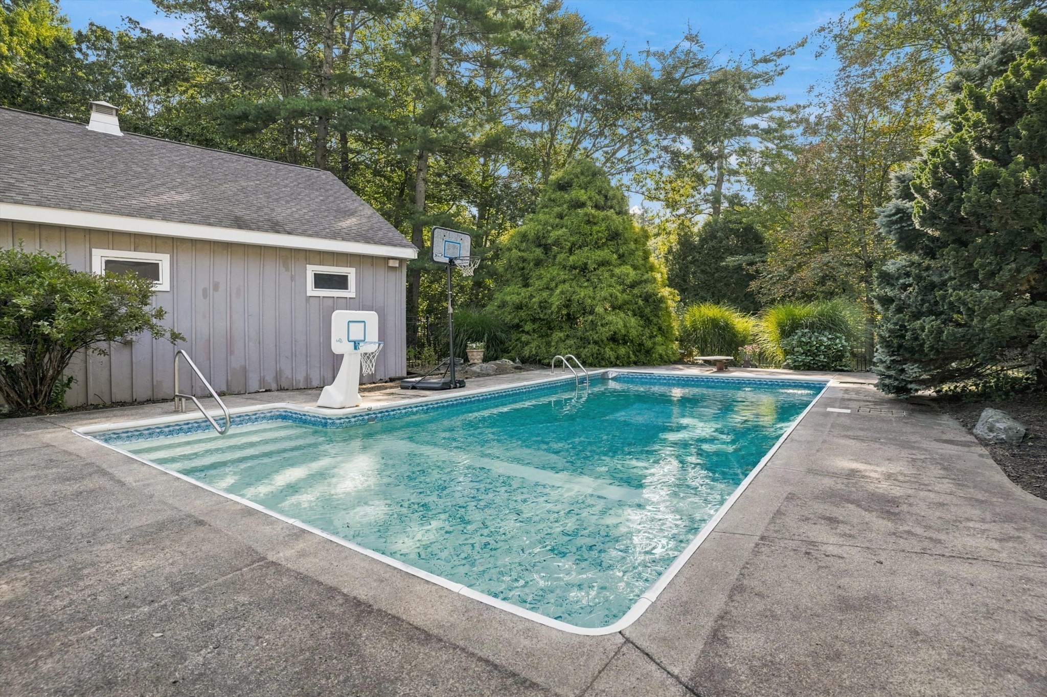 90 Topsfield Road Property Photo 3