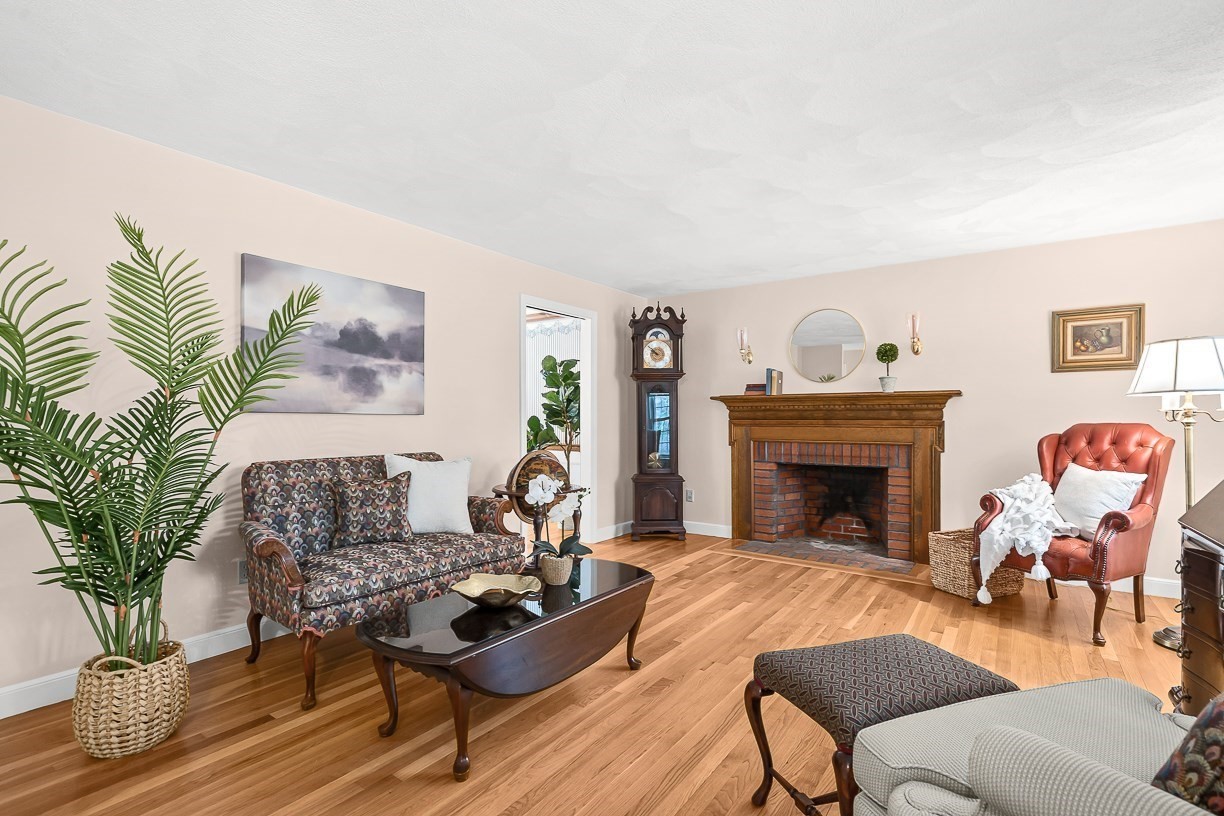 220 Abbott St Property Photo 15