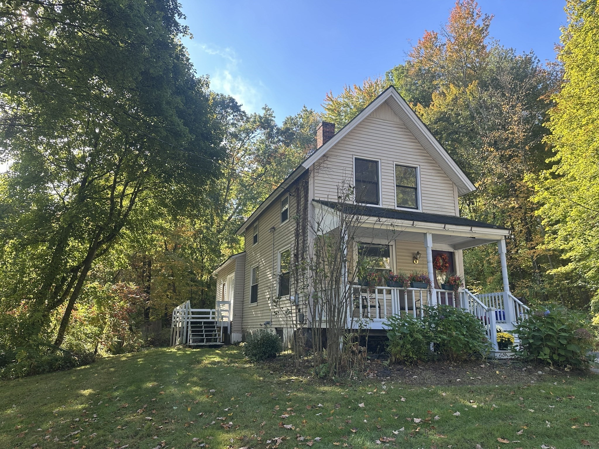 22 Laurel Property Photo 2