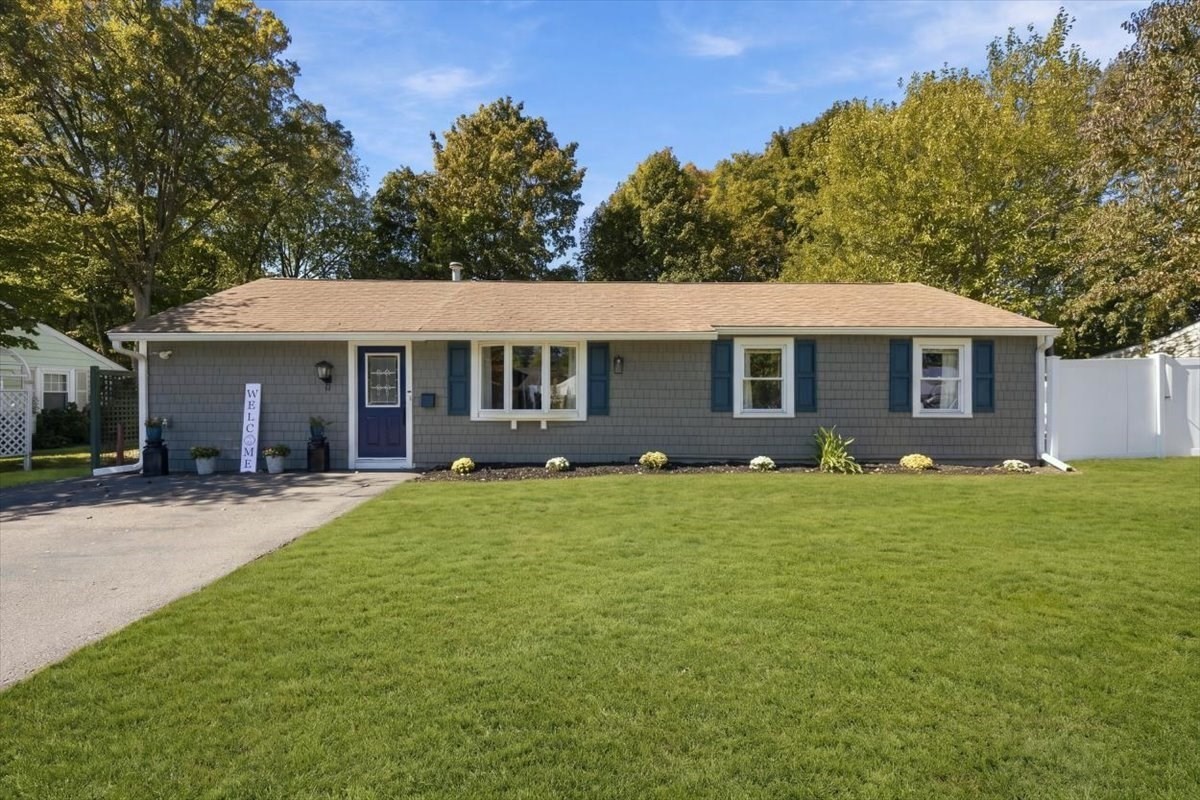17 Lake St Property Photo 1