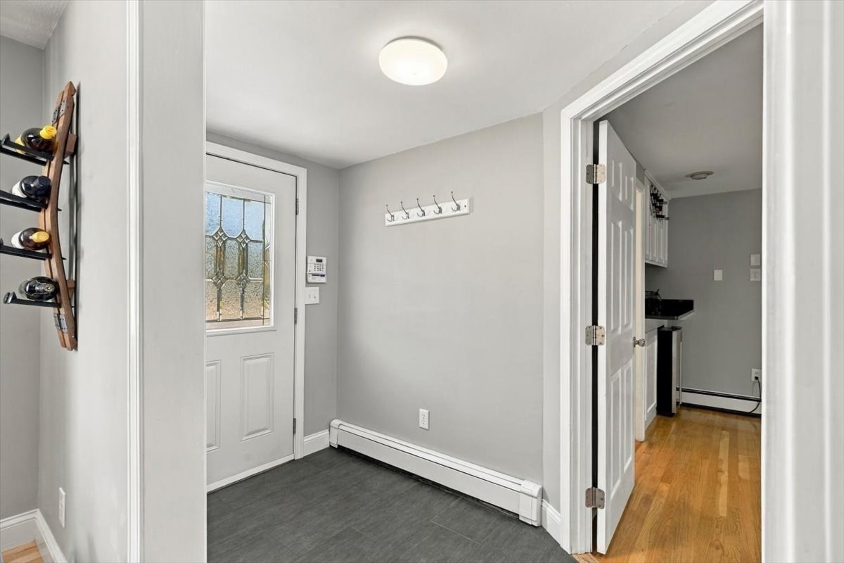 17 Lake St Property Photo 3