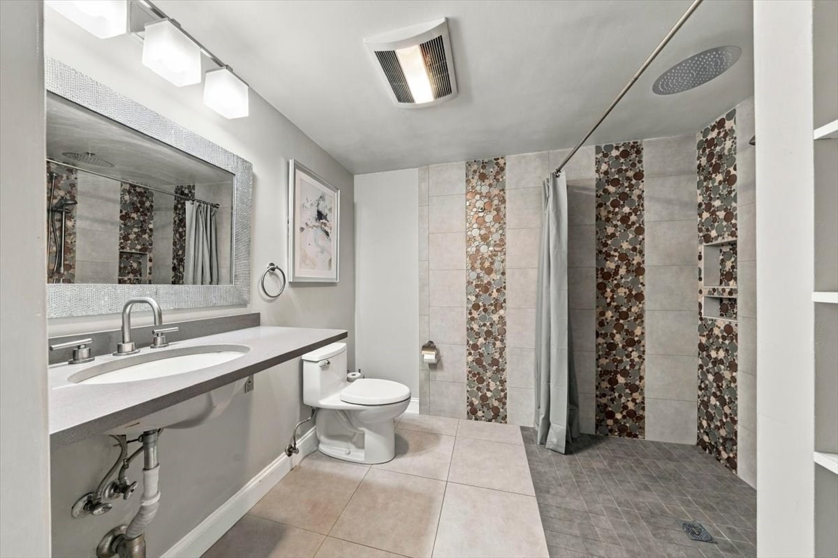 17 Lake St Property Photo 18