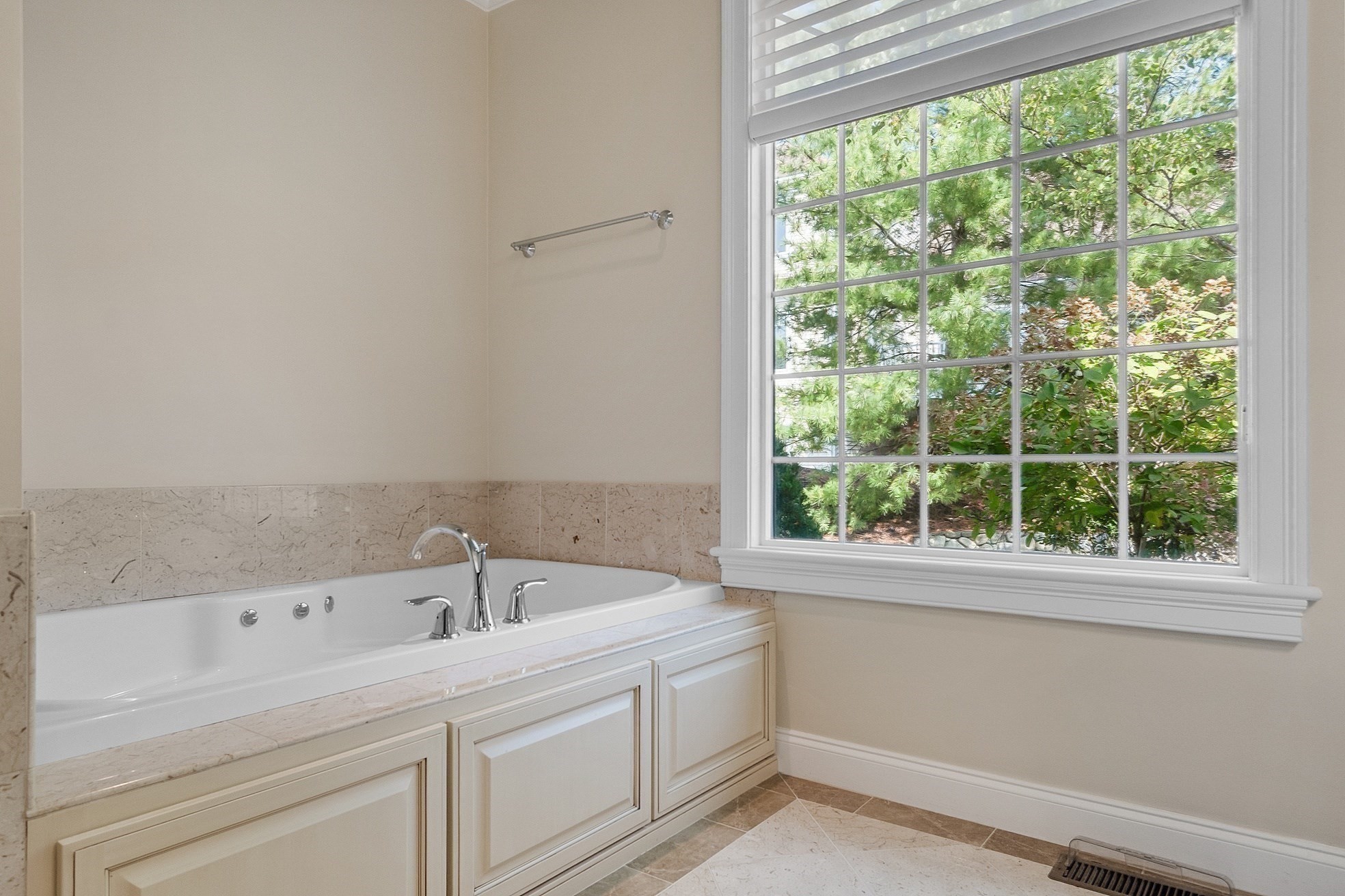 7 Ivana Dr # 7 Property Photo 18
