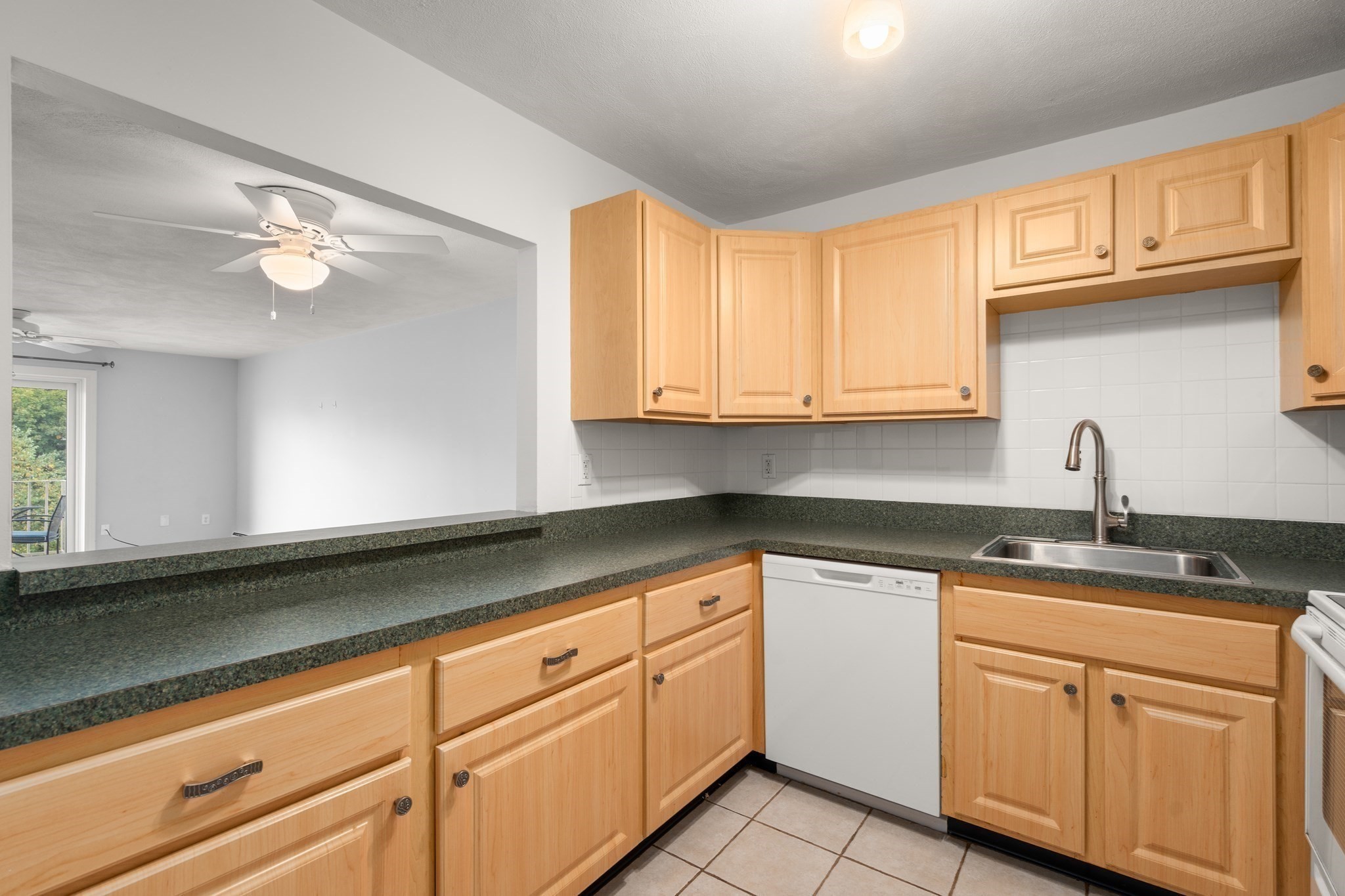 34 Hamilton Rd # 404 Property Photo 11