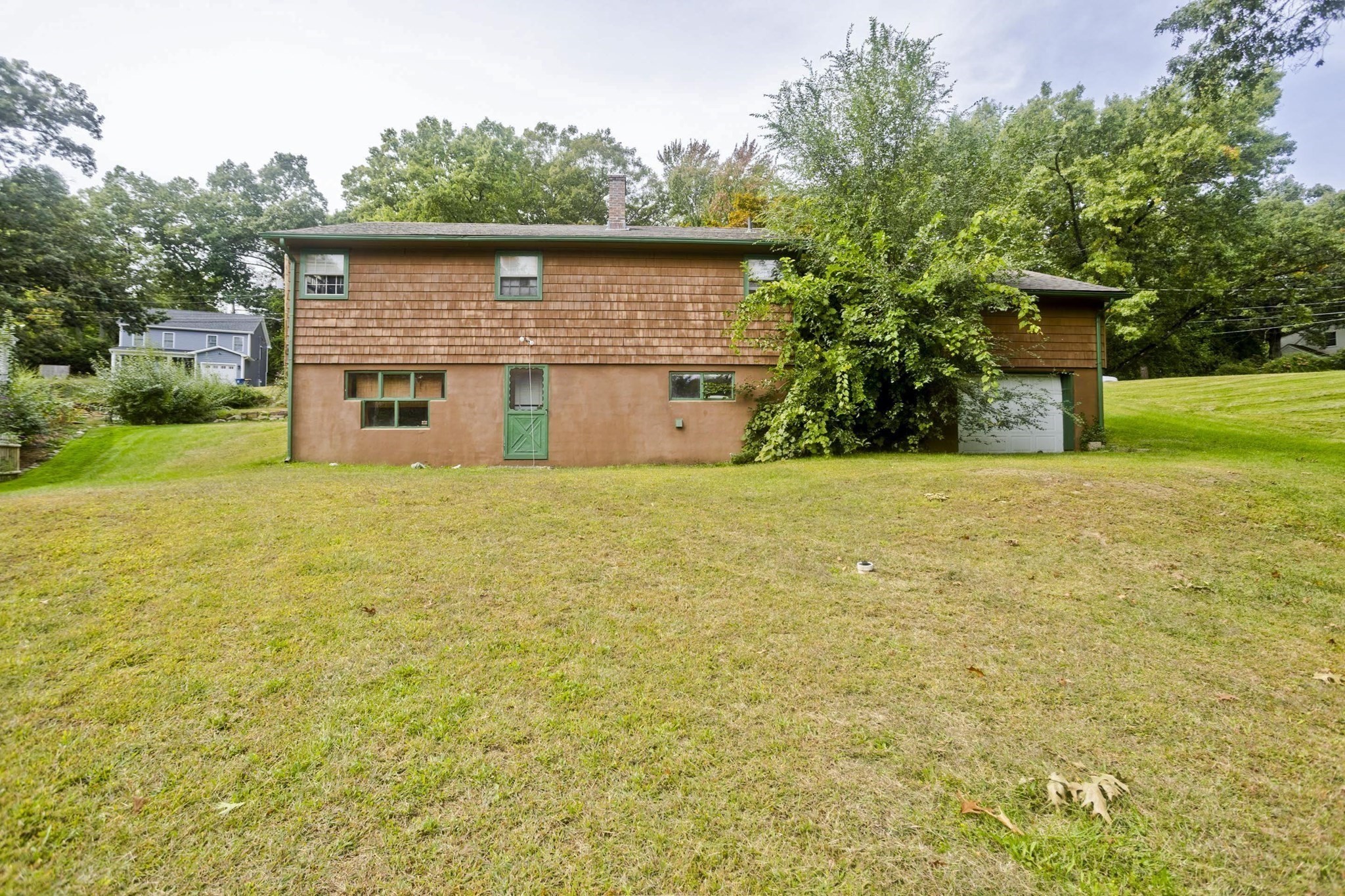290 Morton St Property Photo 3