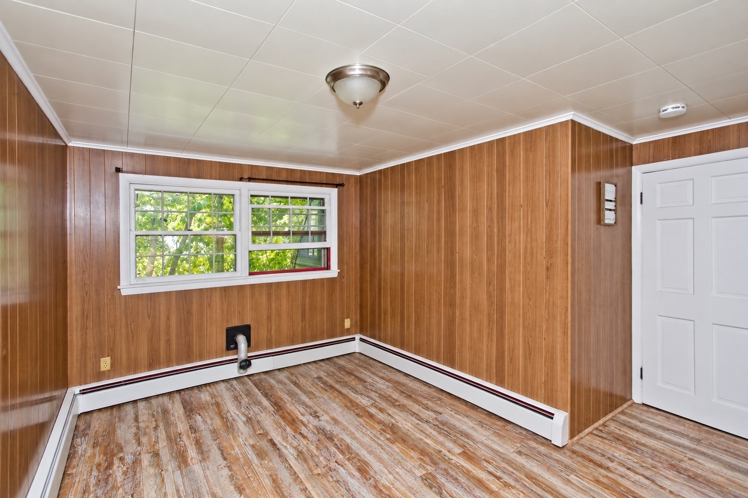 290 Morton St Property Photo 5