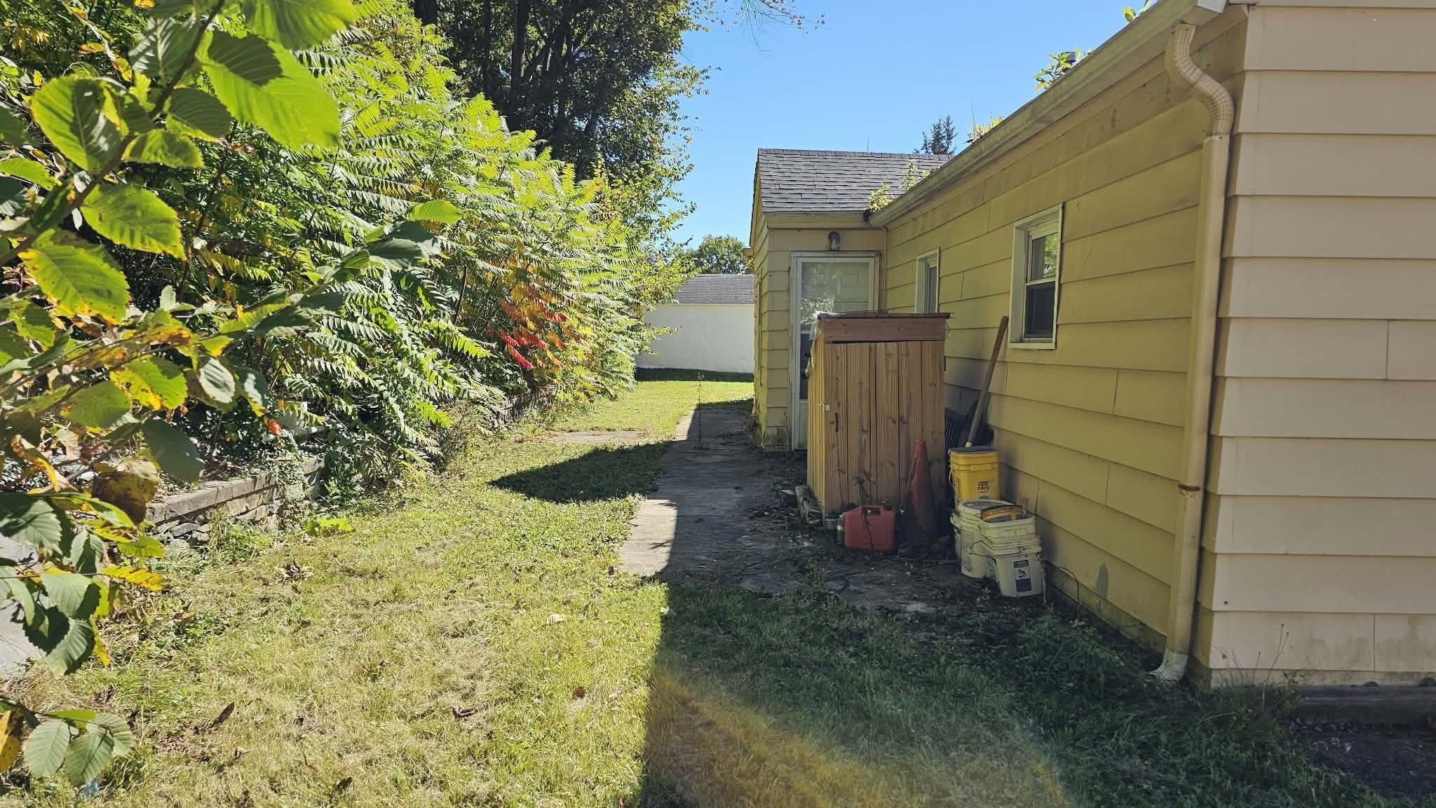 1343 Pleasant St Property Photo 16