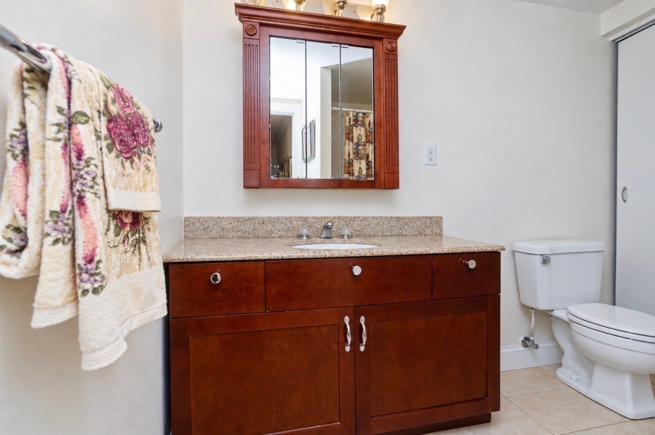 120 Nassau Dr # 120 Property Photo 20