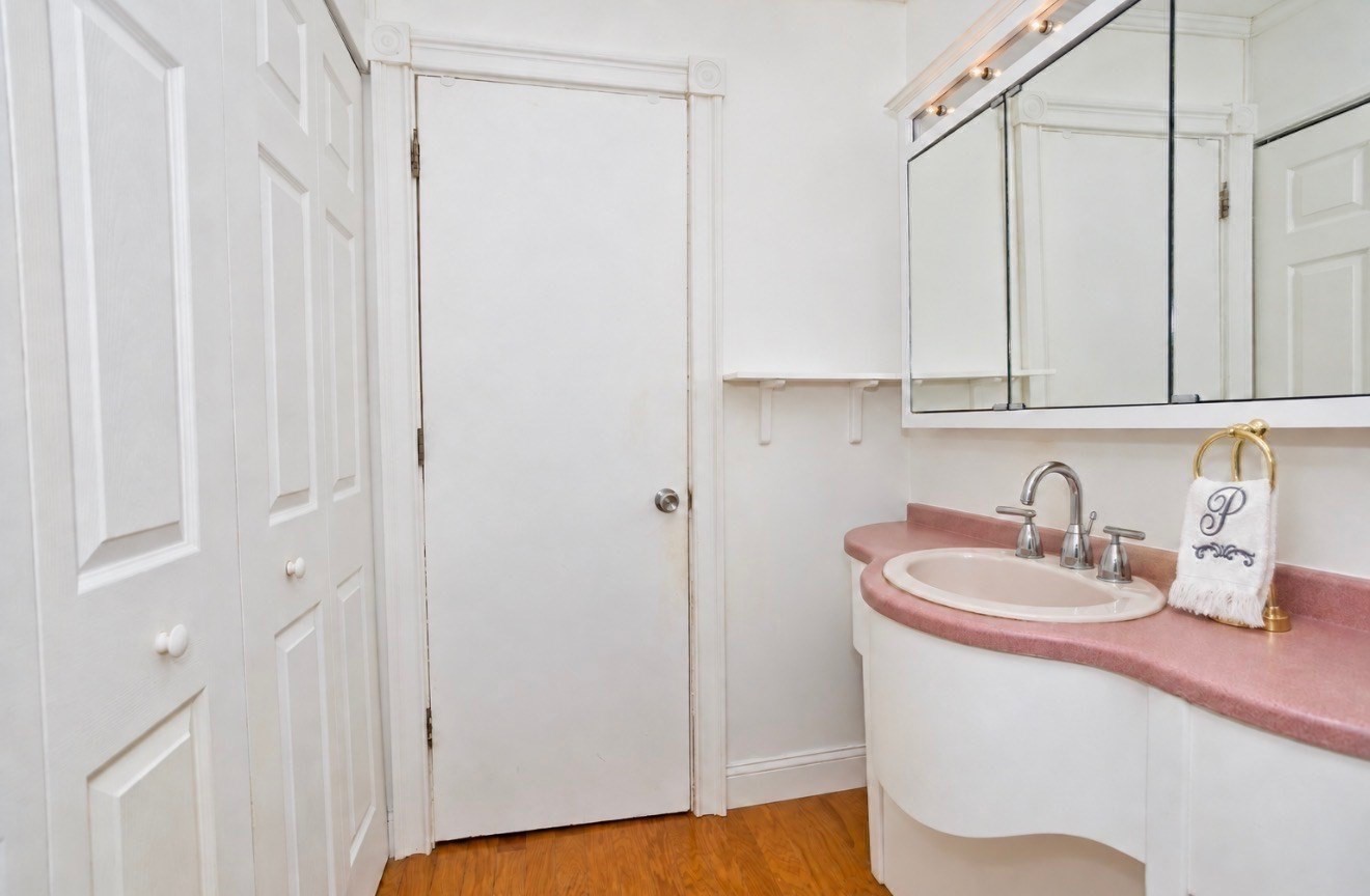 120 Nassau Dr # 120 Property Photo 23