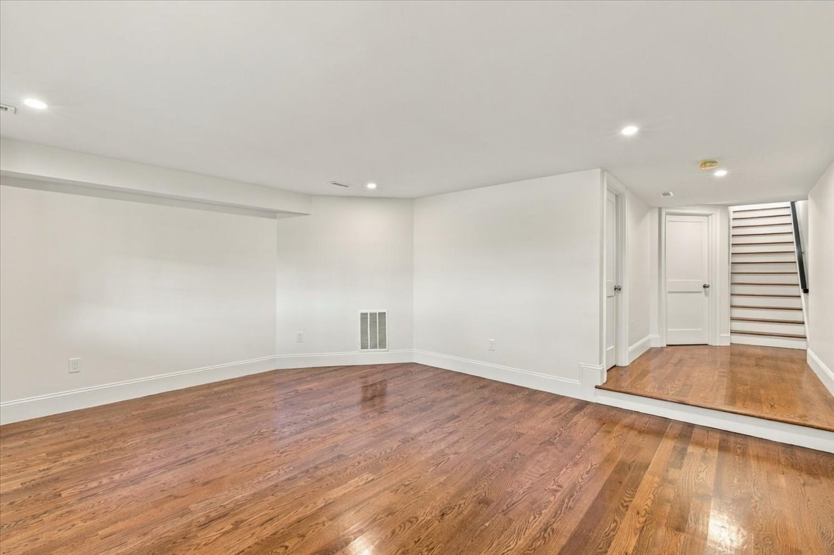 160 Hersey St Property Photo 38