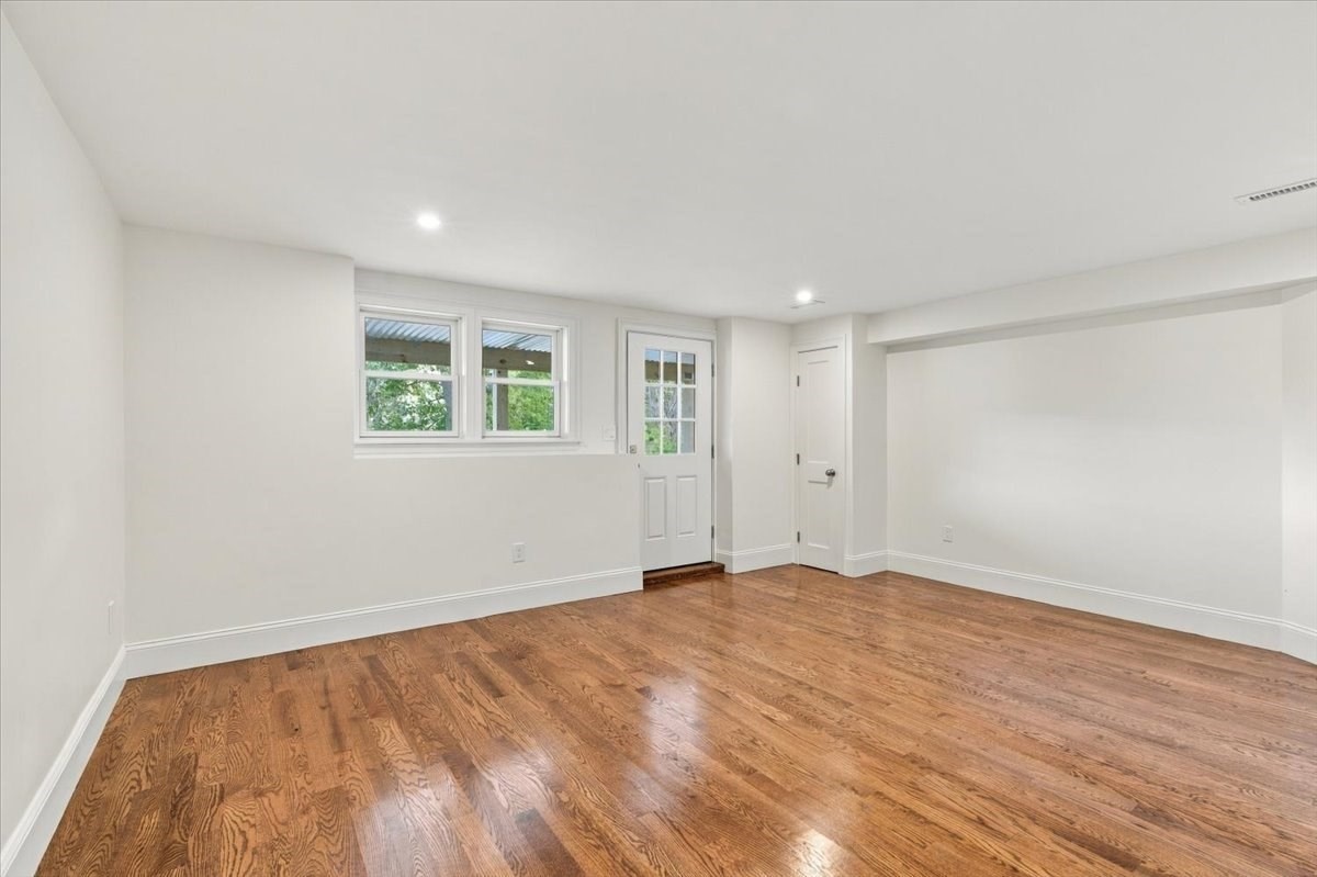 160 Hersey St Property Photo 39