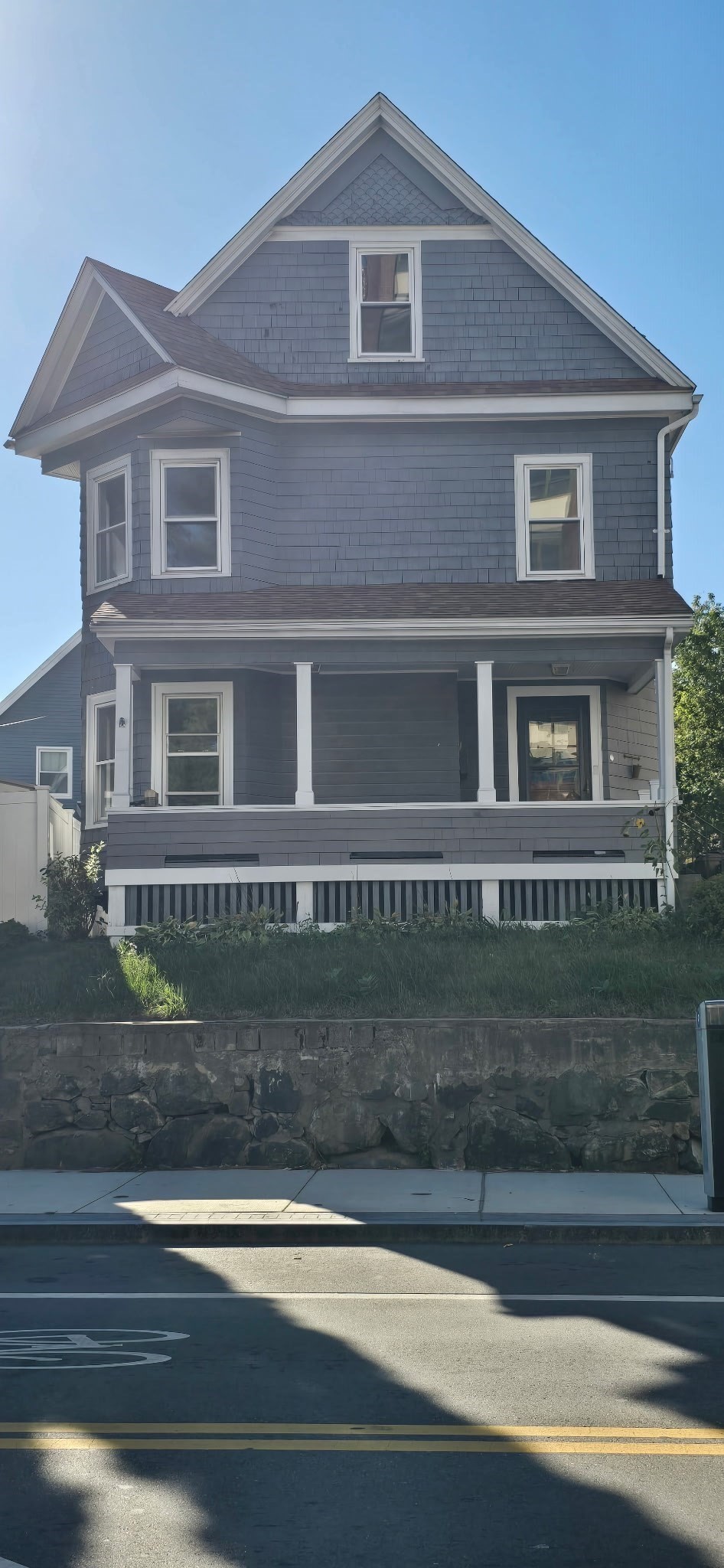 376 Ferry St Property Photo 1