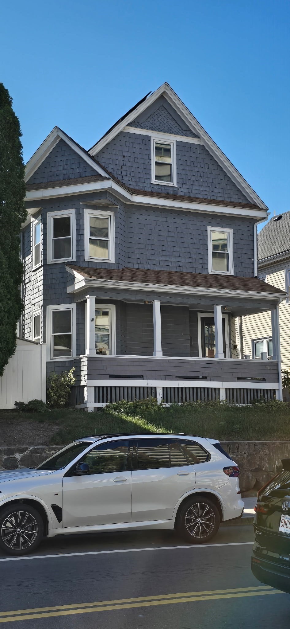 376 Ferry St Property Photo 2