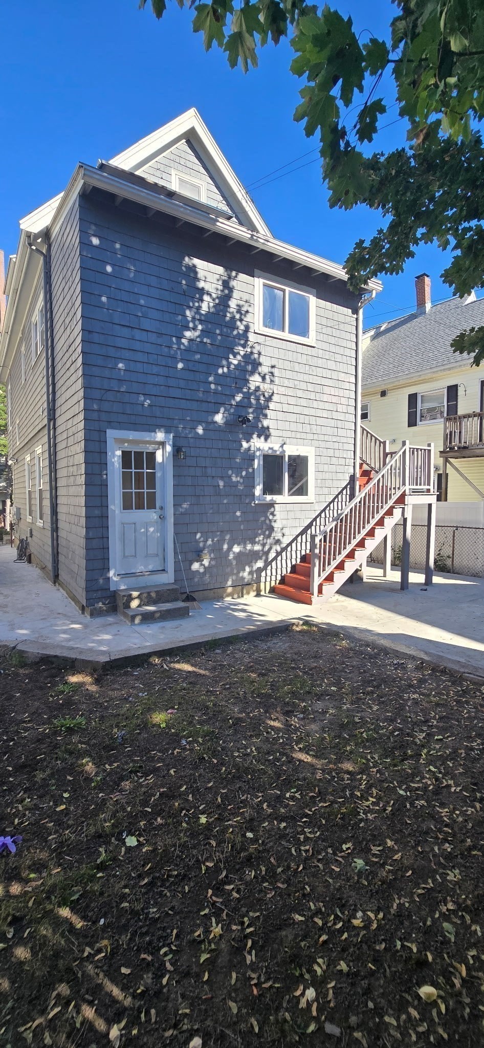 376 Ferry St Property Photo 3